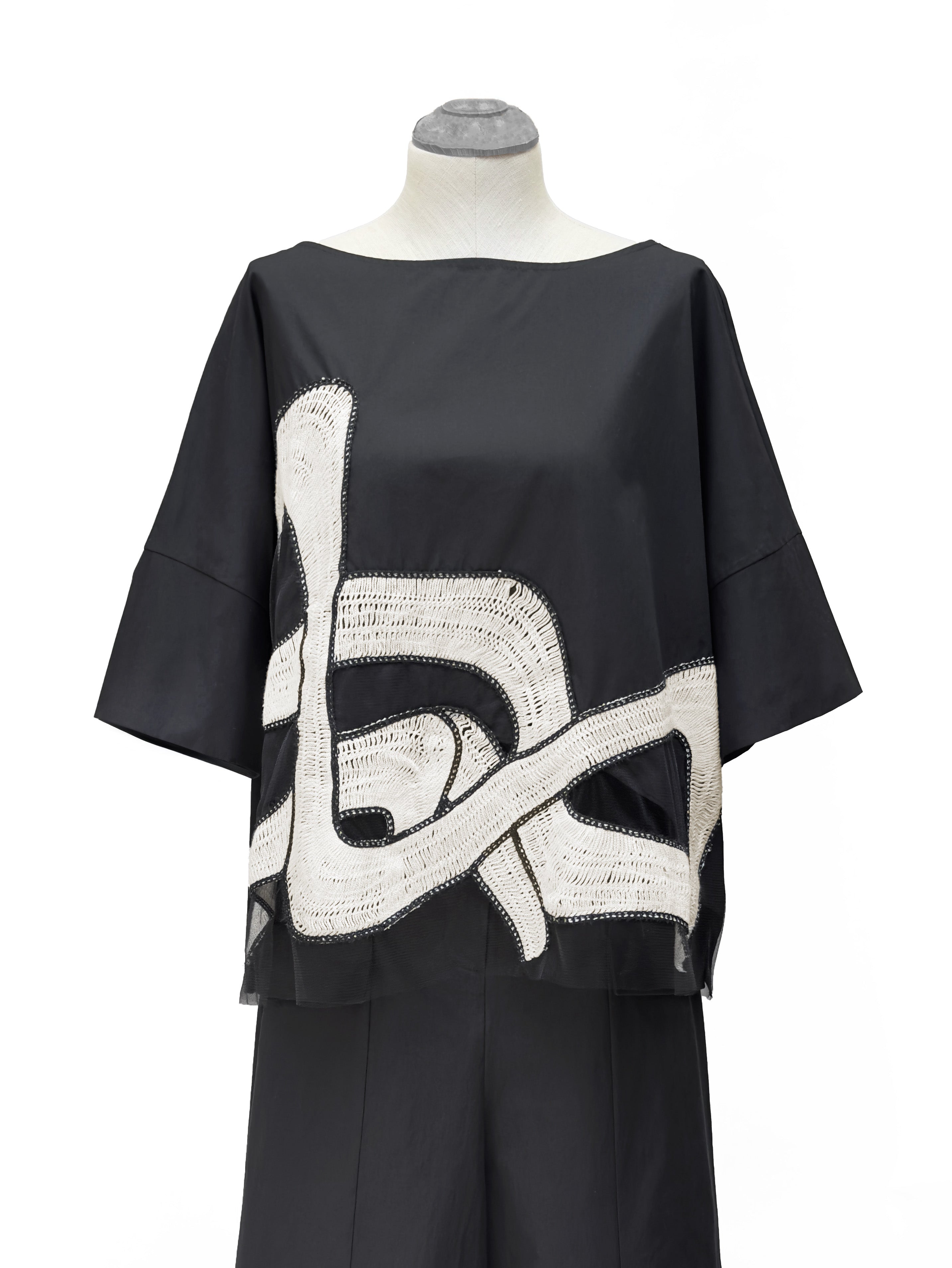 BIZE  Cotton Top in Black and Creme