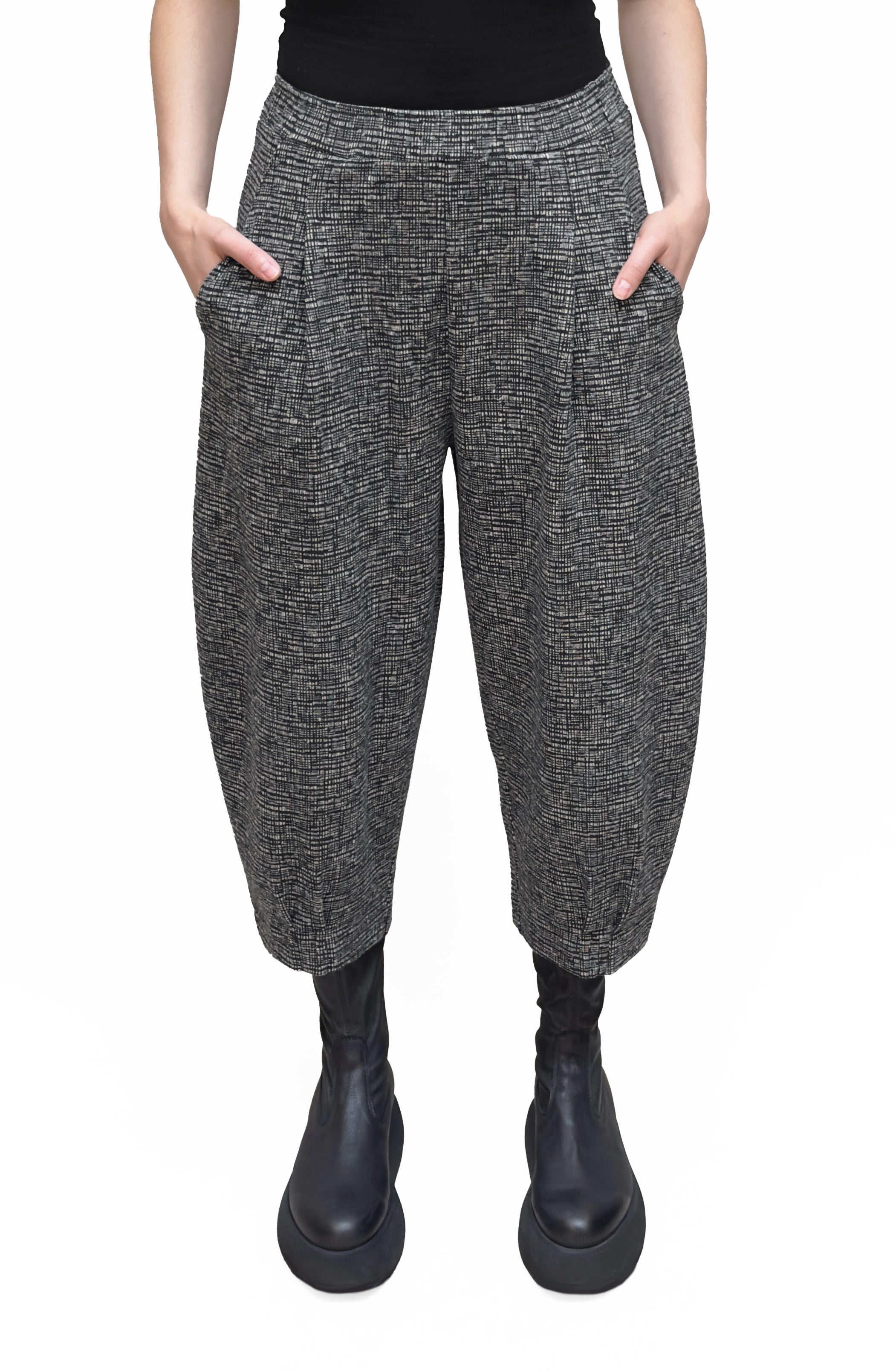 MAMA B Cozy Jacquard Ankle Pant in Black Print