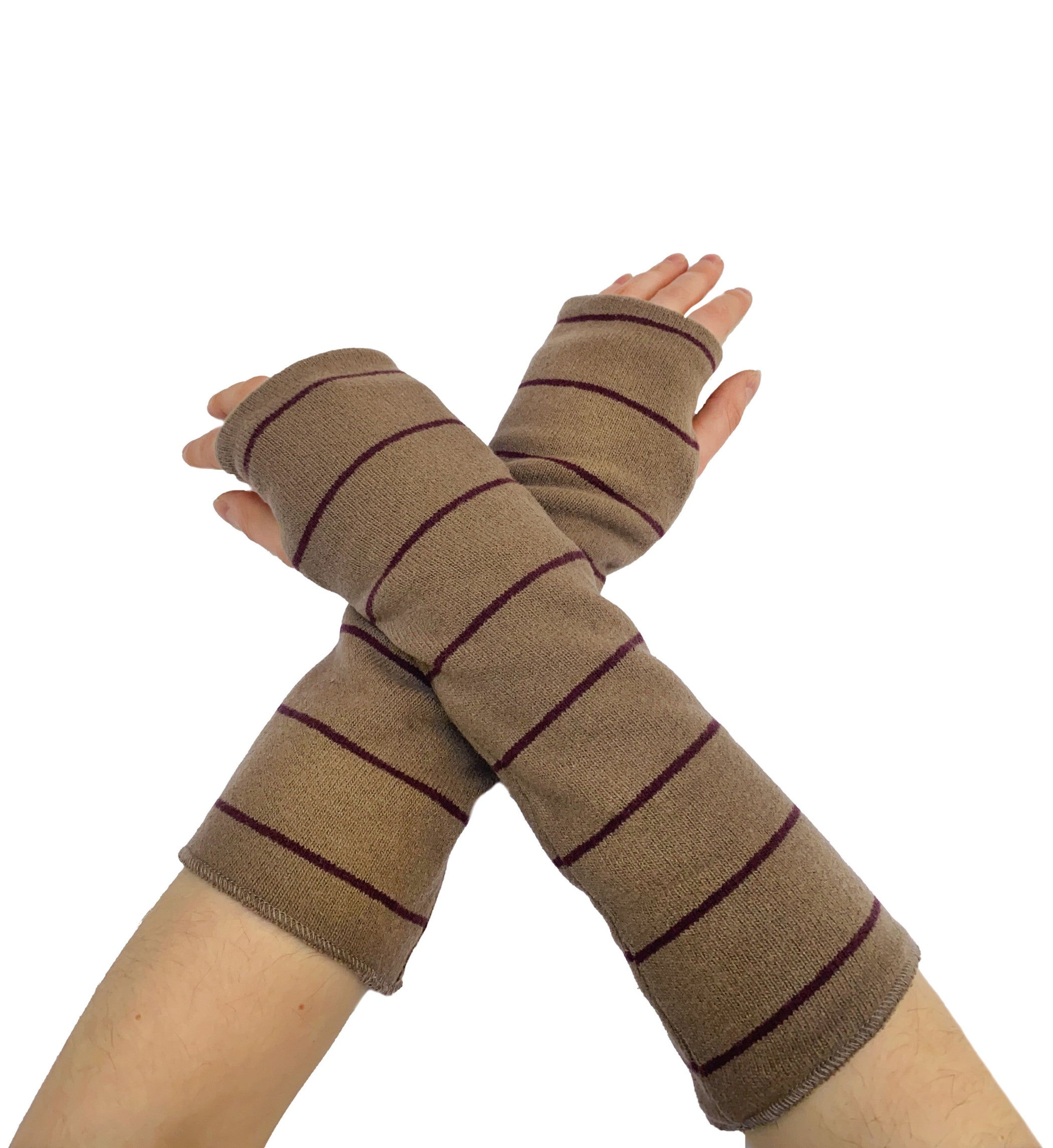 MAMA B Long Cozy Knit Arm Warmers in Wine Mini-Stripe
