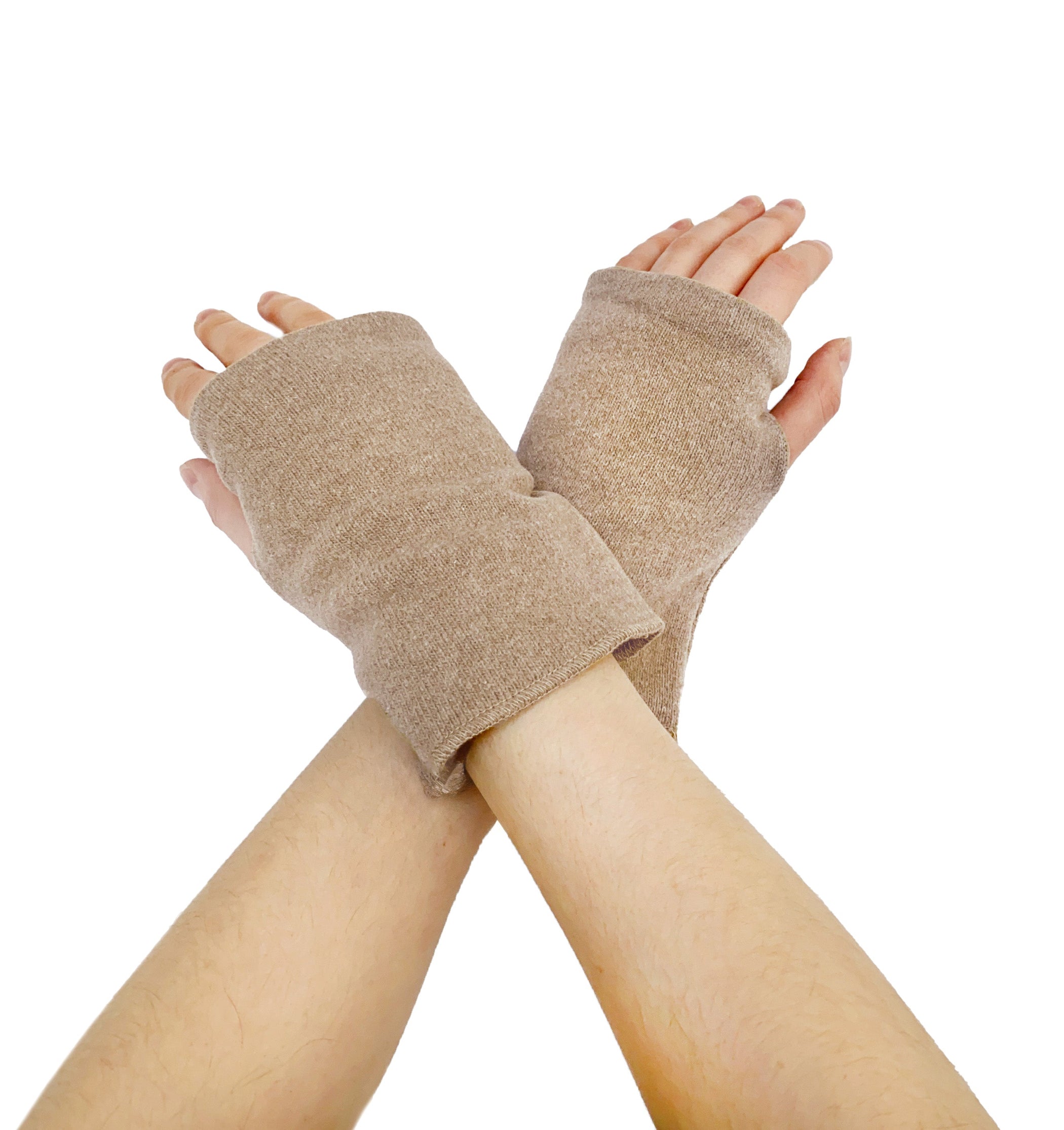 MAMA B - Short Cozy Knit Arm Warmers in Alpaca