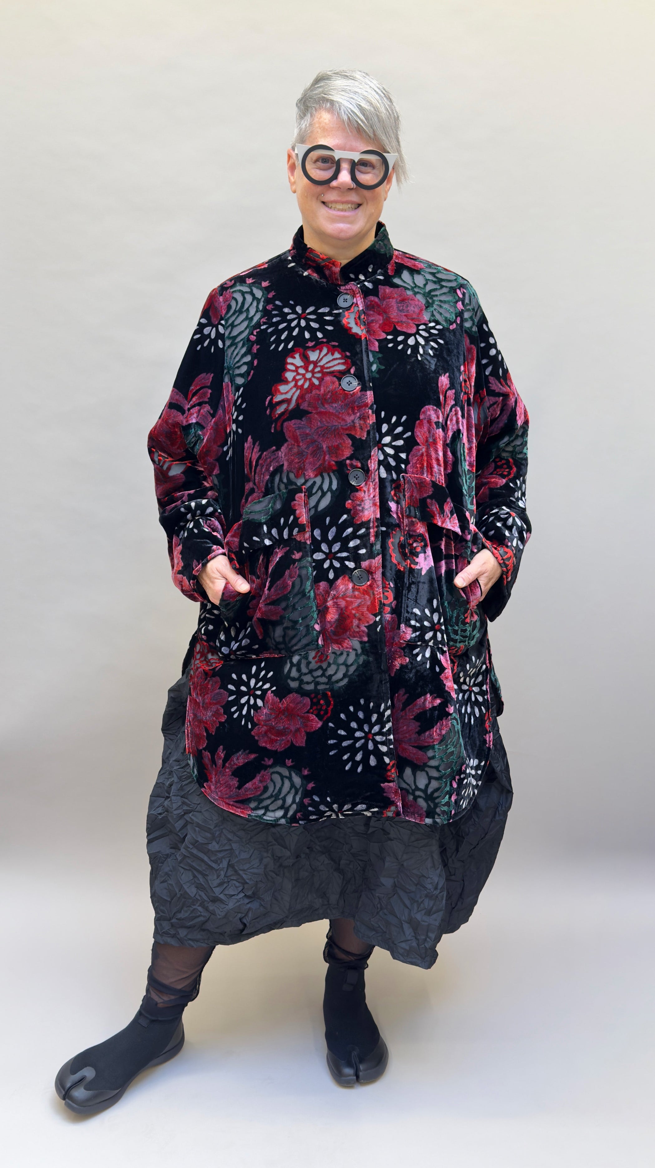 MOTION Long Onesize Velvet Coat in Floral Pattern