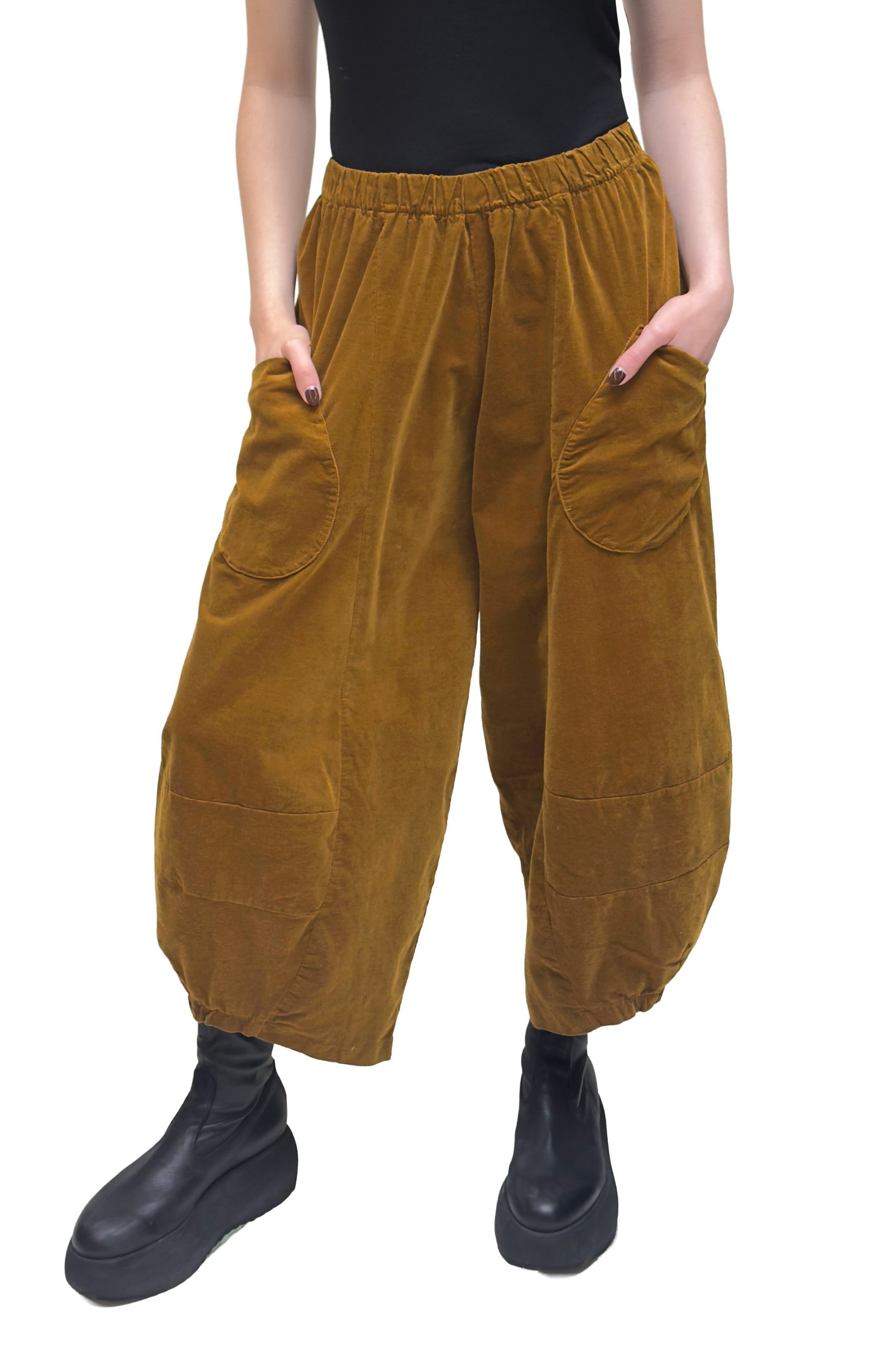 MAMA B Baby Whale Corduroy Bubble Pant in Caramello