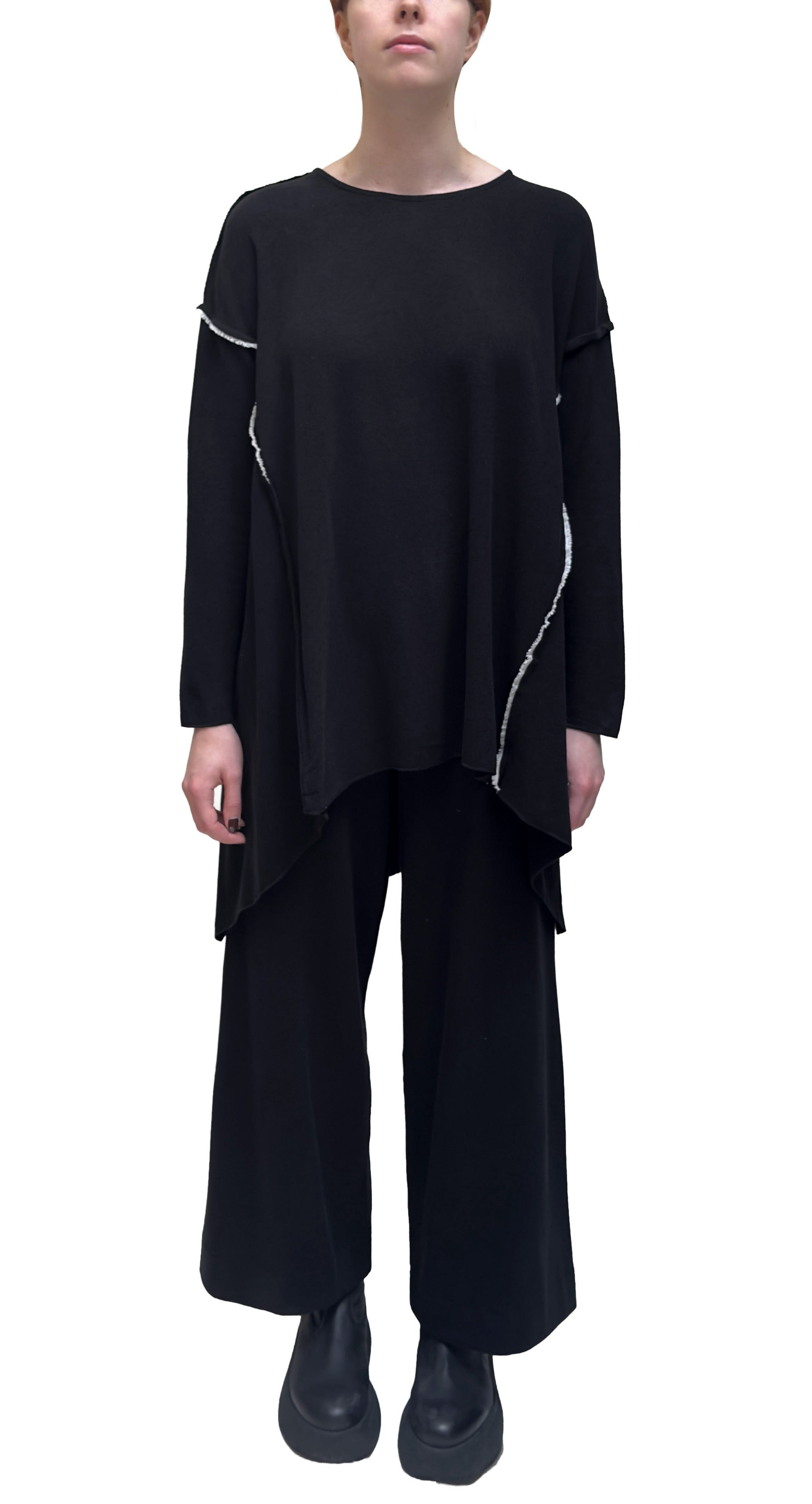 MAMA B  Onesize Pullover Tunic in Black with Creme Trim