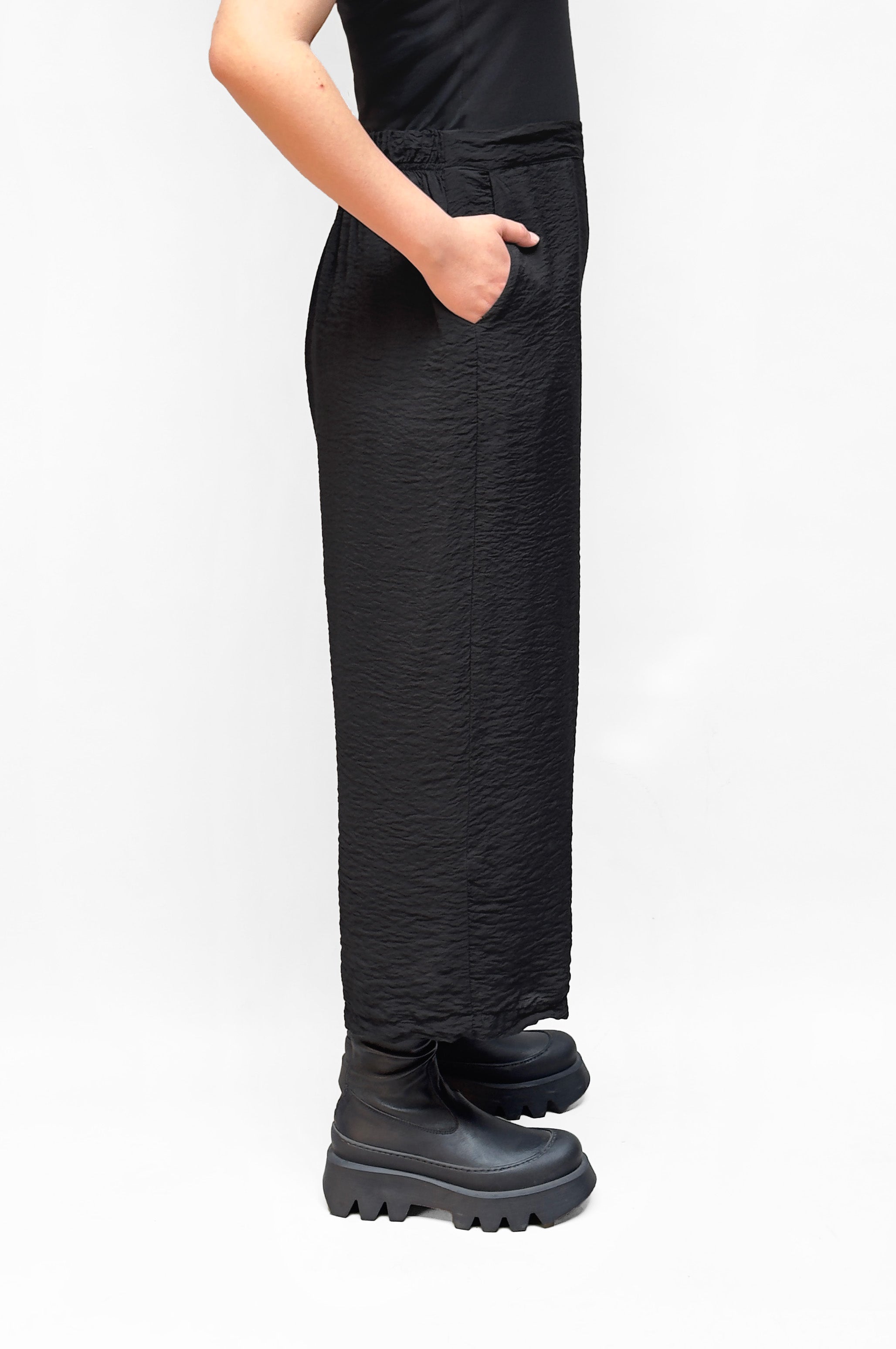 MOTION Parachute Crop Wide Leg Pant