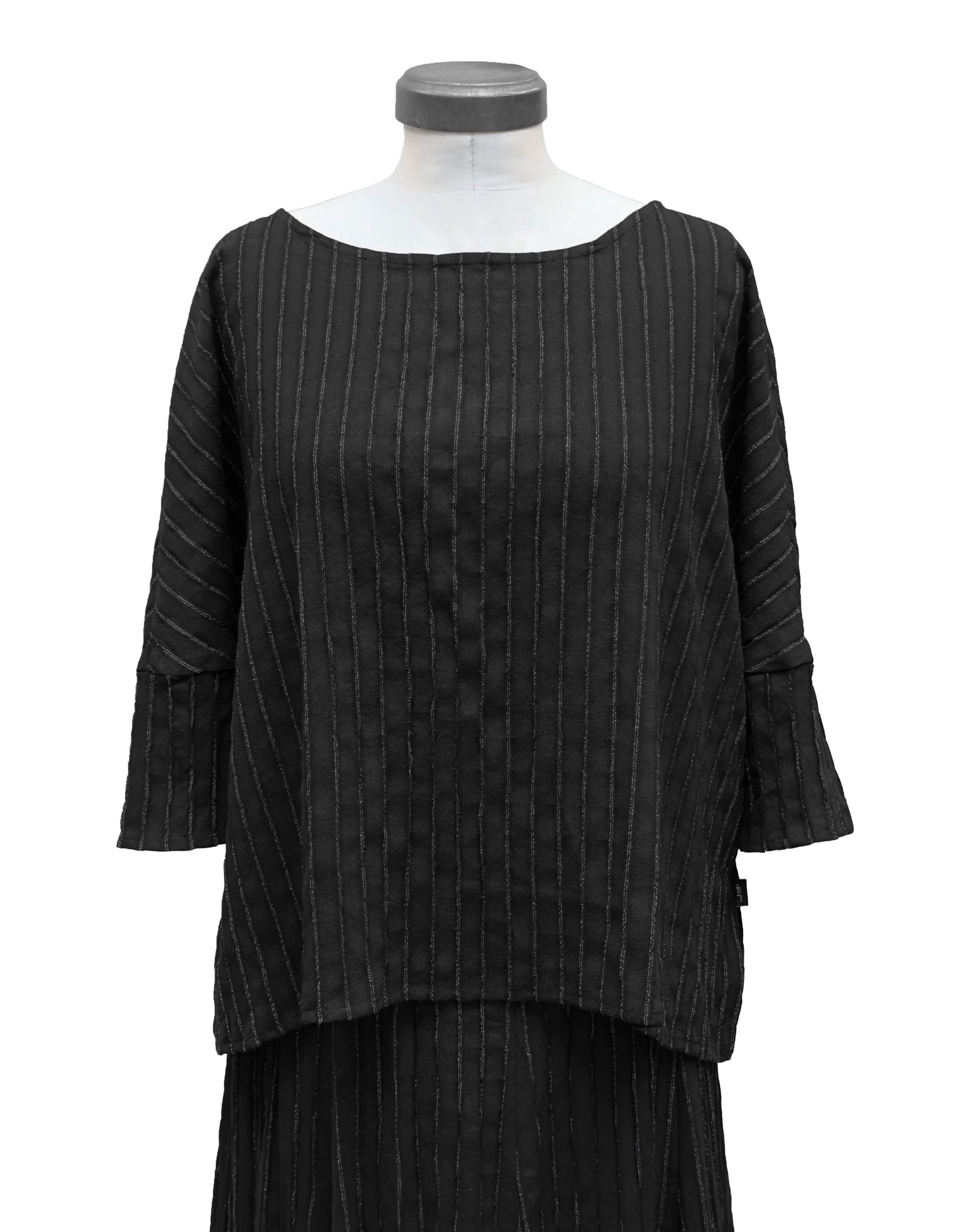 ELEMENTE CLEMENTE Striped Textured Boatneck Top in Black