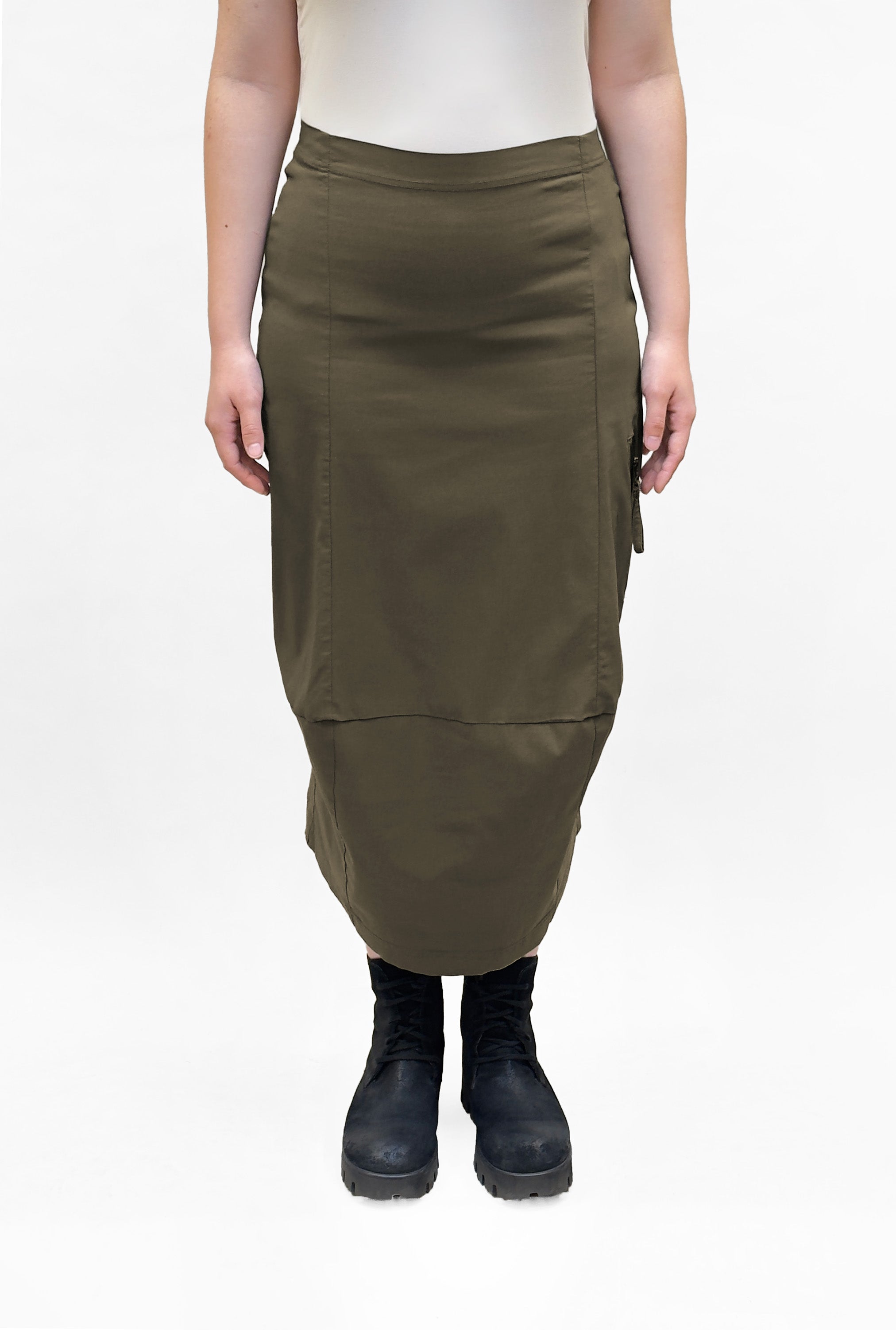 BLACK LABEL Pocketed Pencil Skirt in Jungle