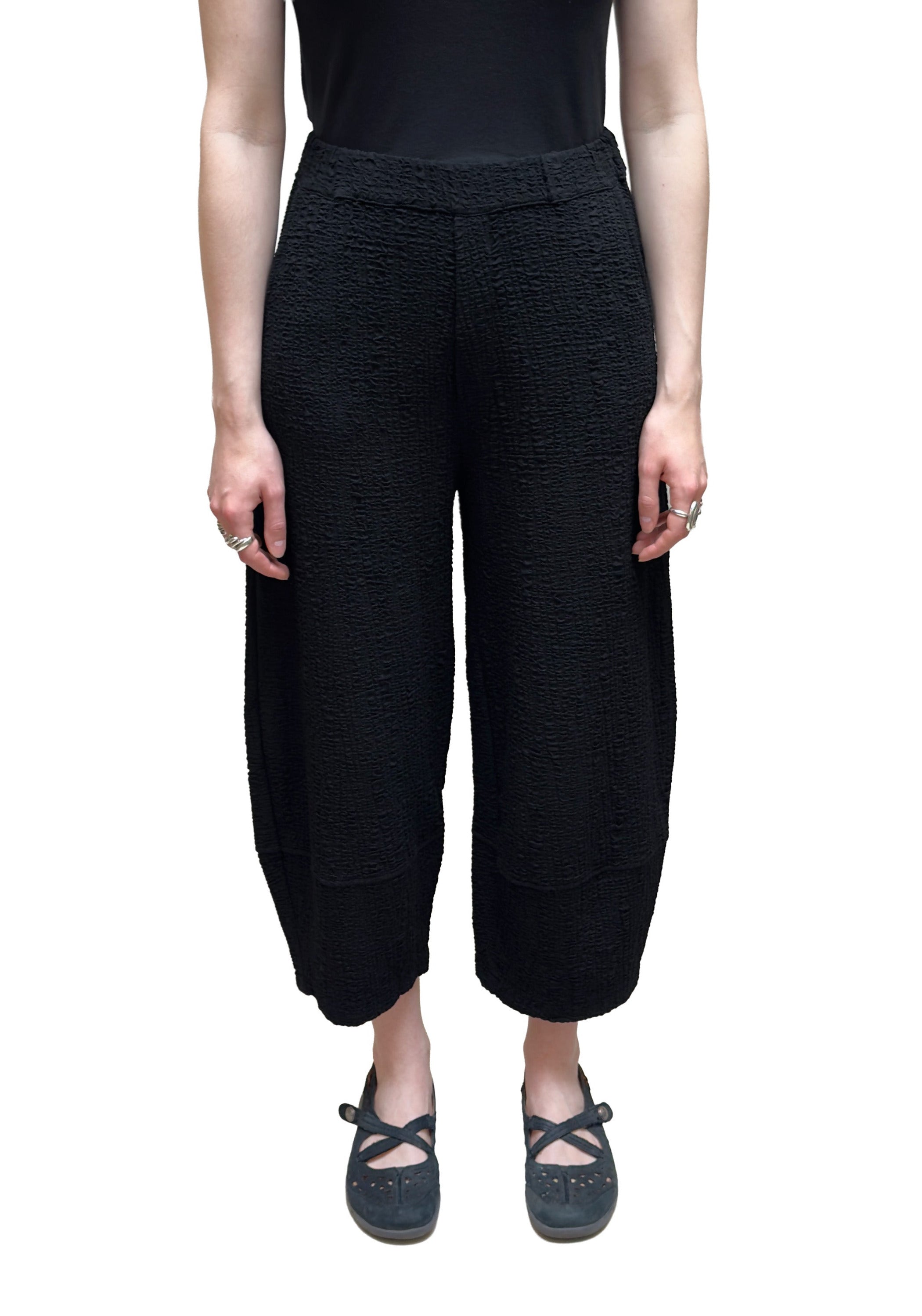 MAMA B Jacquard Barrel Leg Pant in Black