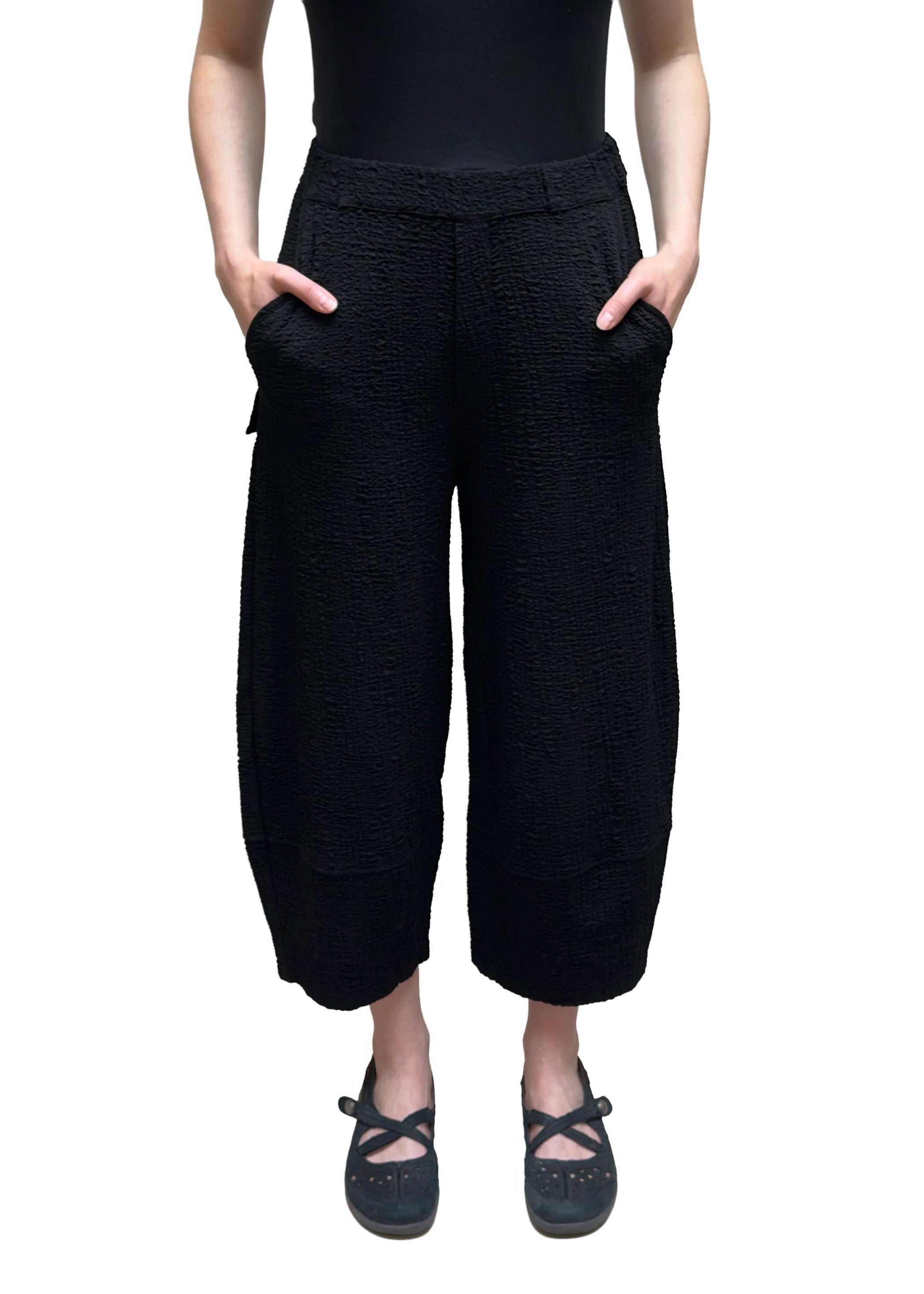 MAMA B Jacquard Barrel Leg Pant in Black