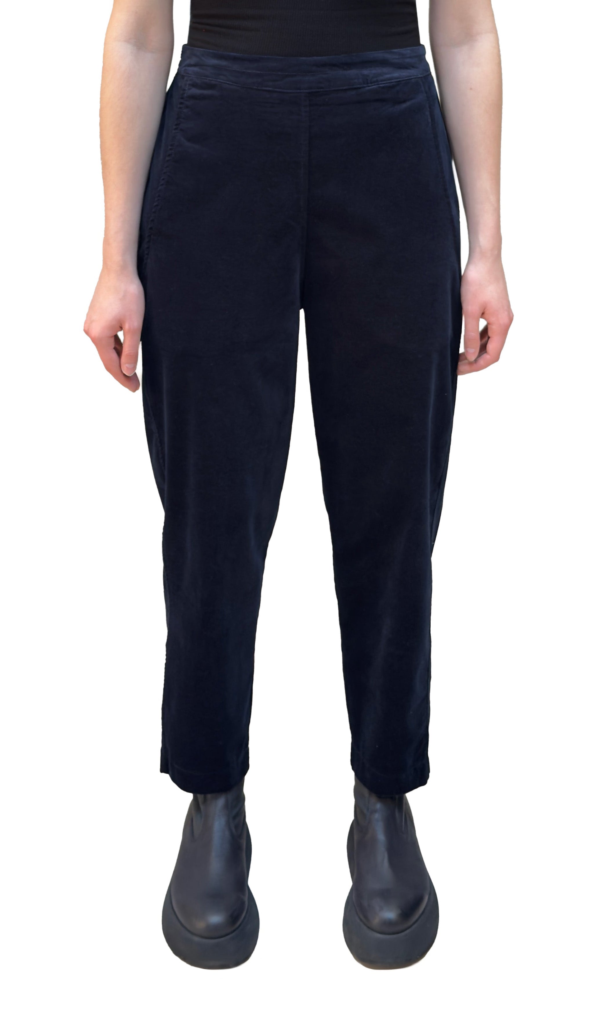 MAMA B Velvet Ankle Pant in Night
