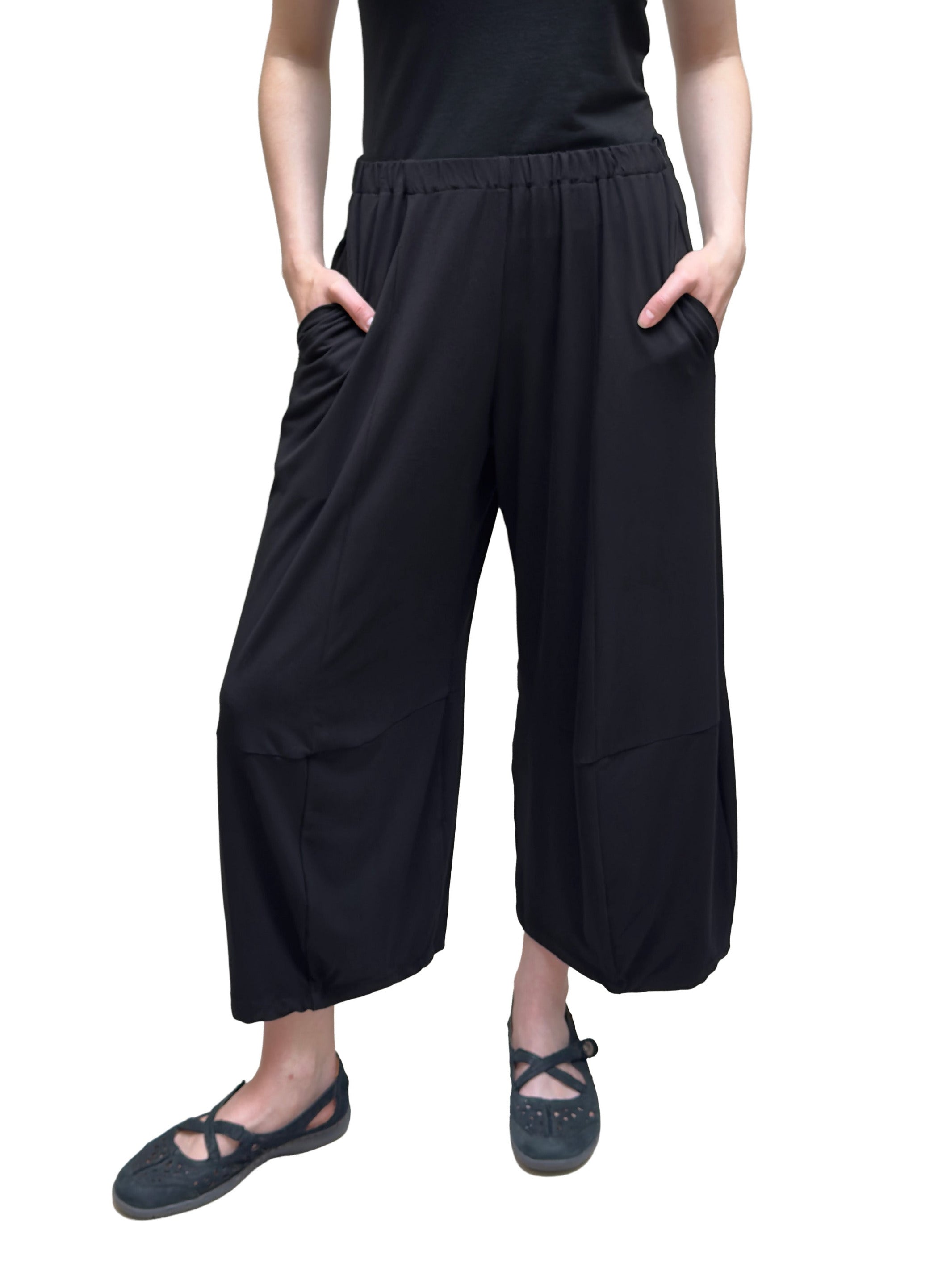 MOTION Cropped Bamboo Rayon Bubble Pant - Black