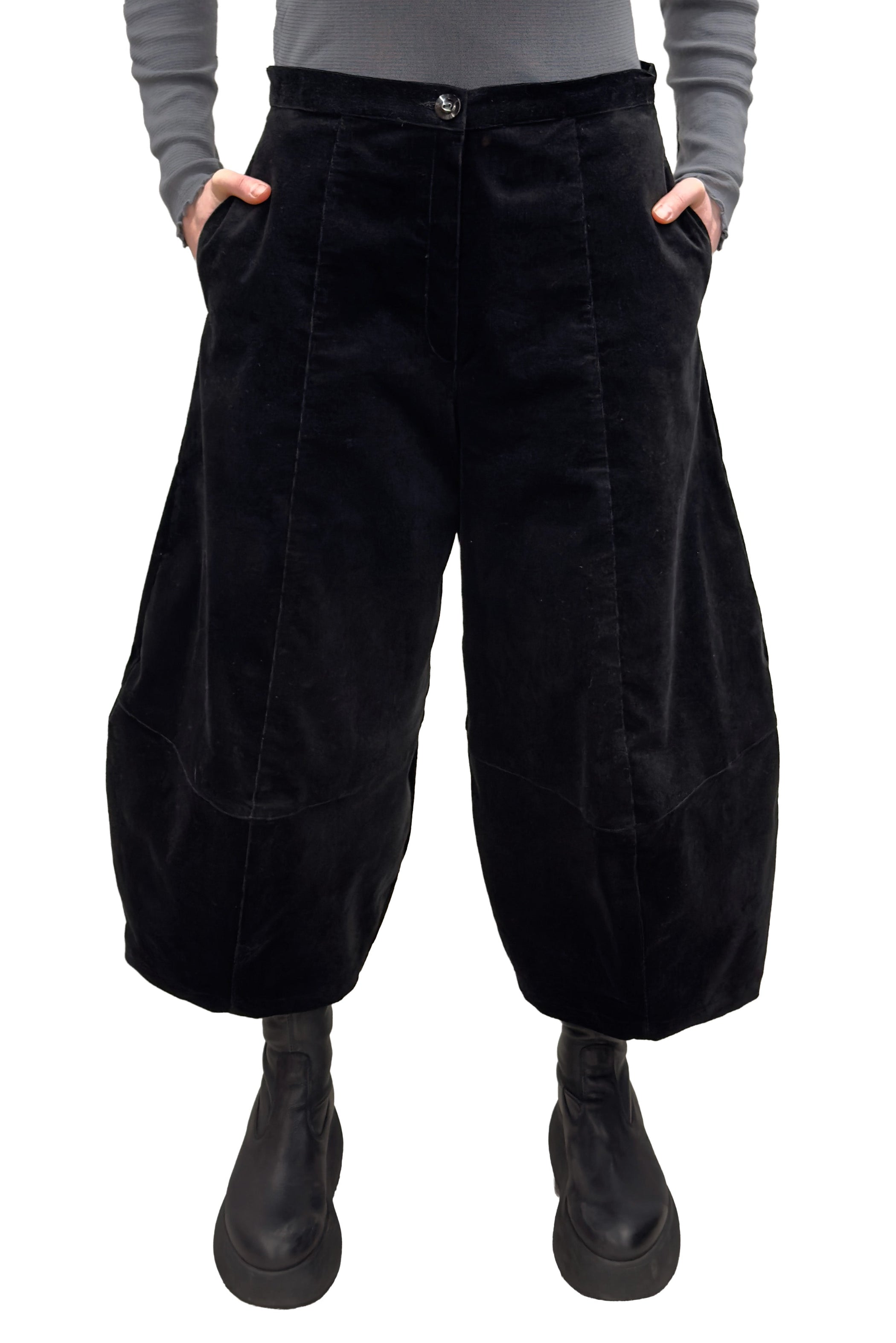 MOTION Corduroy Bubble Pants in Black