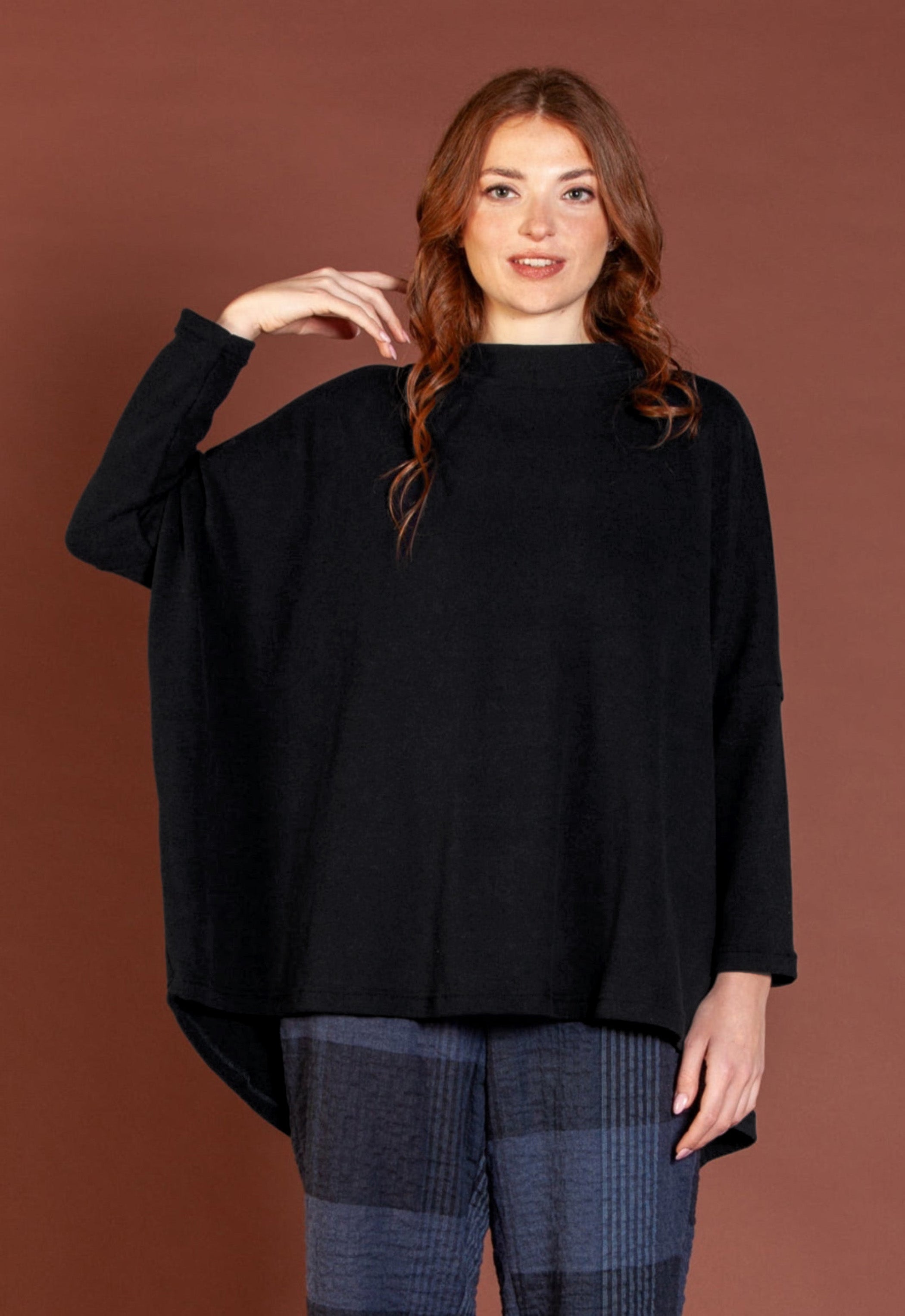 MAMA B Cozy Knit Mock Neck Onesize Pullover in Night