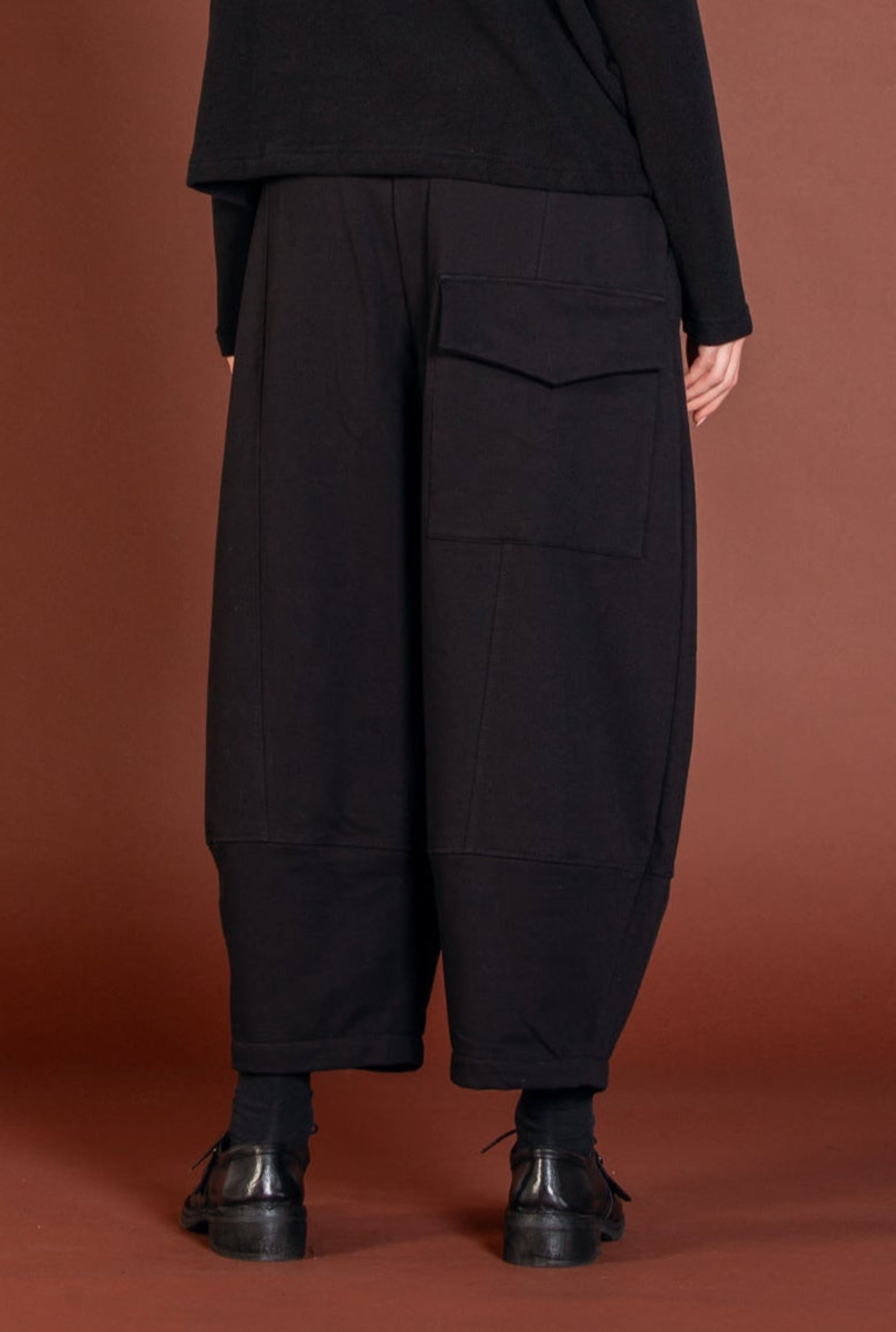 Mama B Medium Weight Cotton Barrel Leg Pant in Black