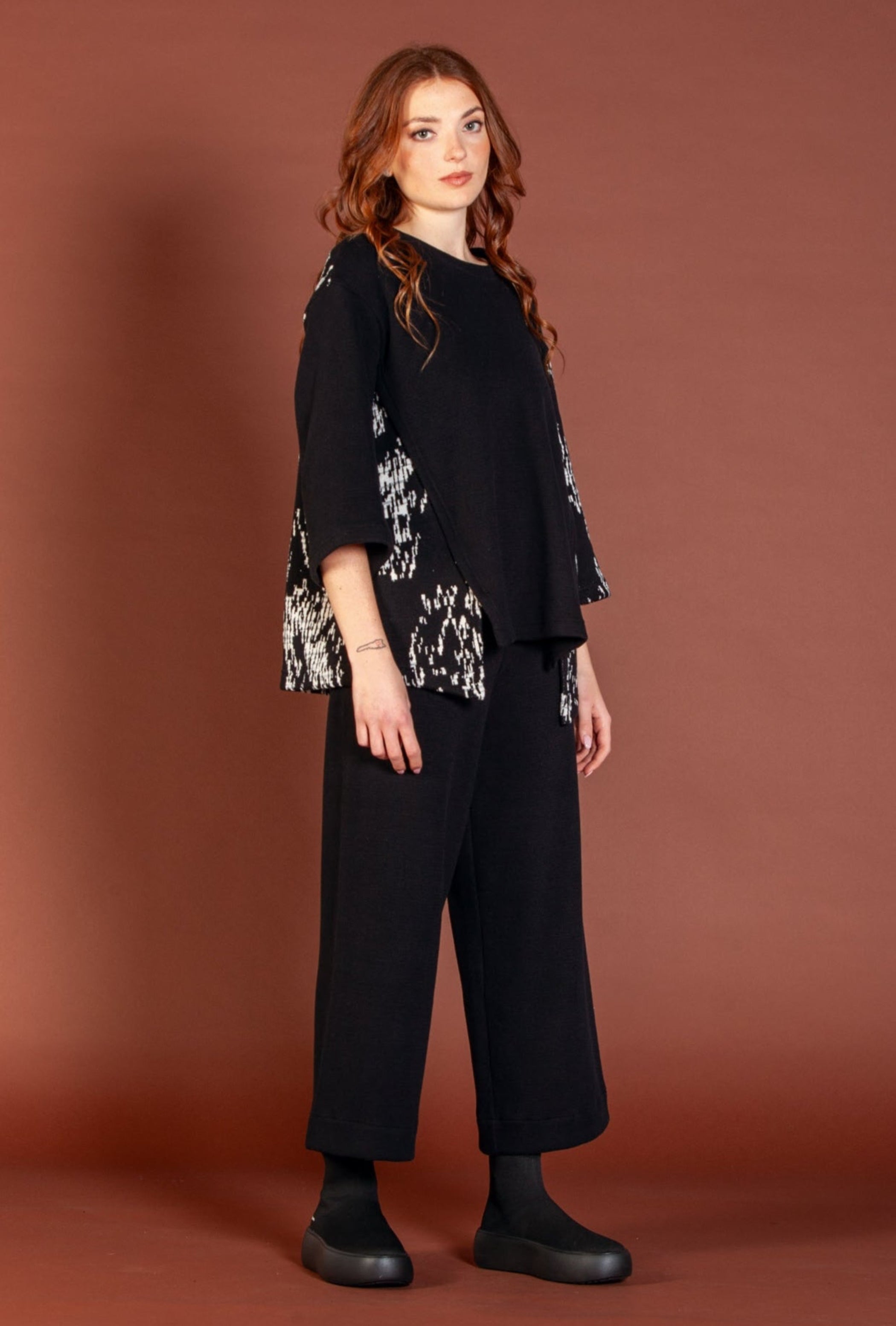 MAMA B Cozy Jacquard Round Neck Slit Pullover in Black Print