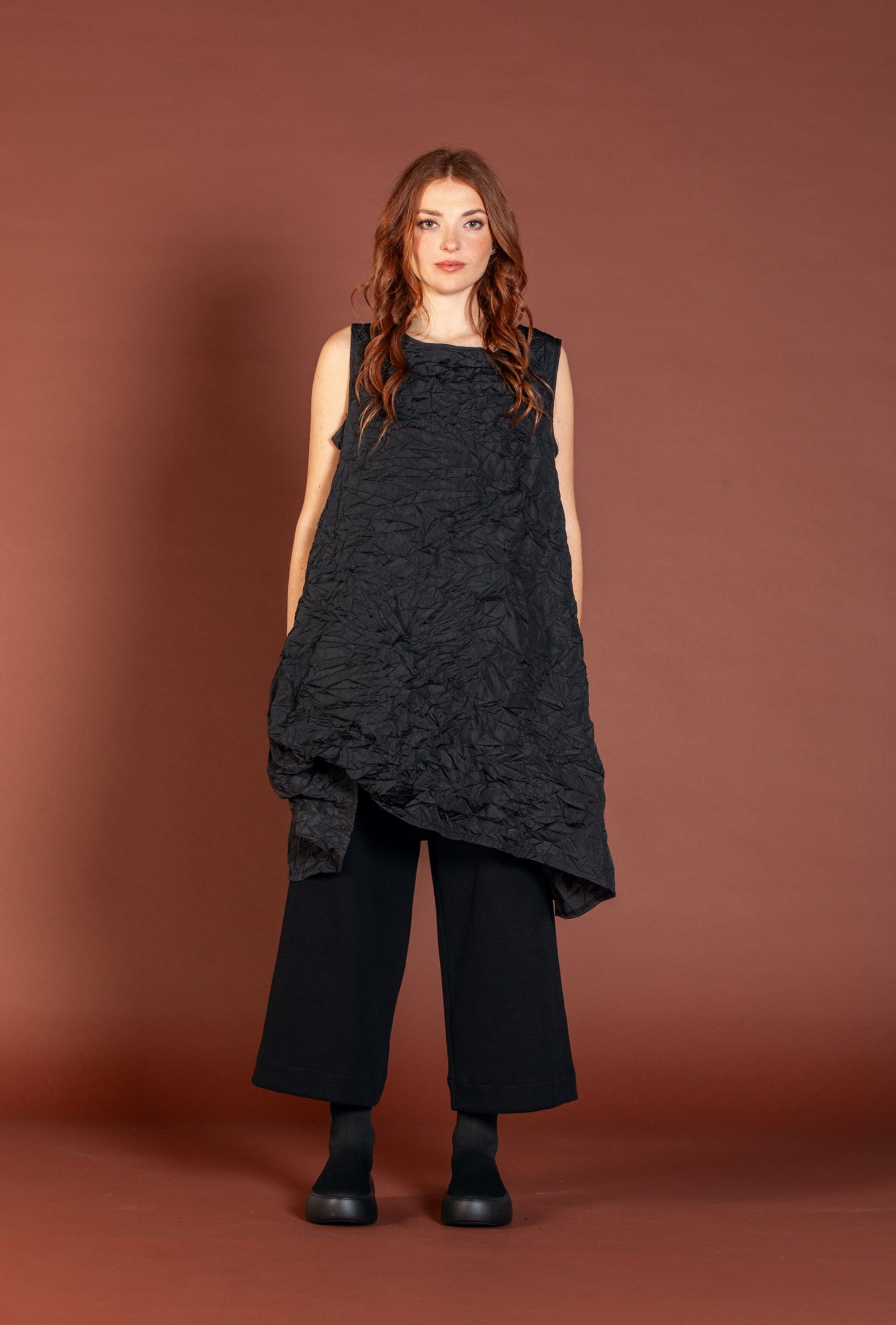 MAMA B Crinkled Sleeveless Dress in Black