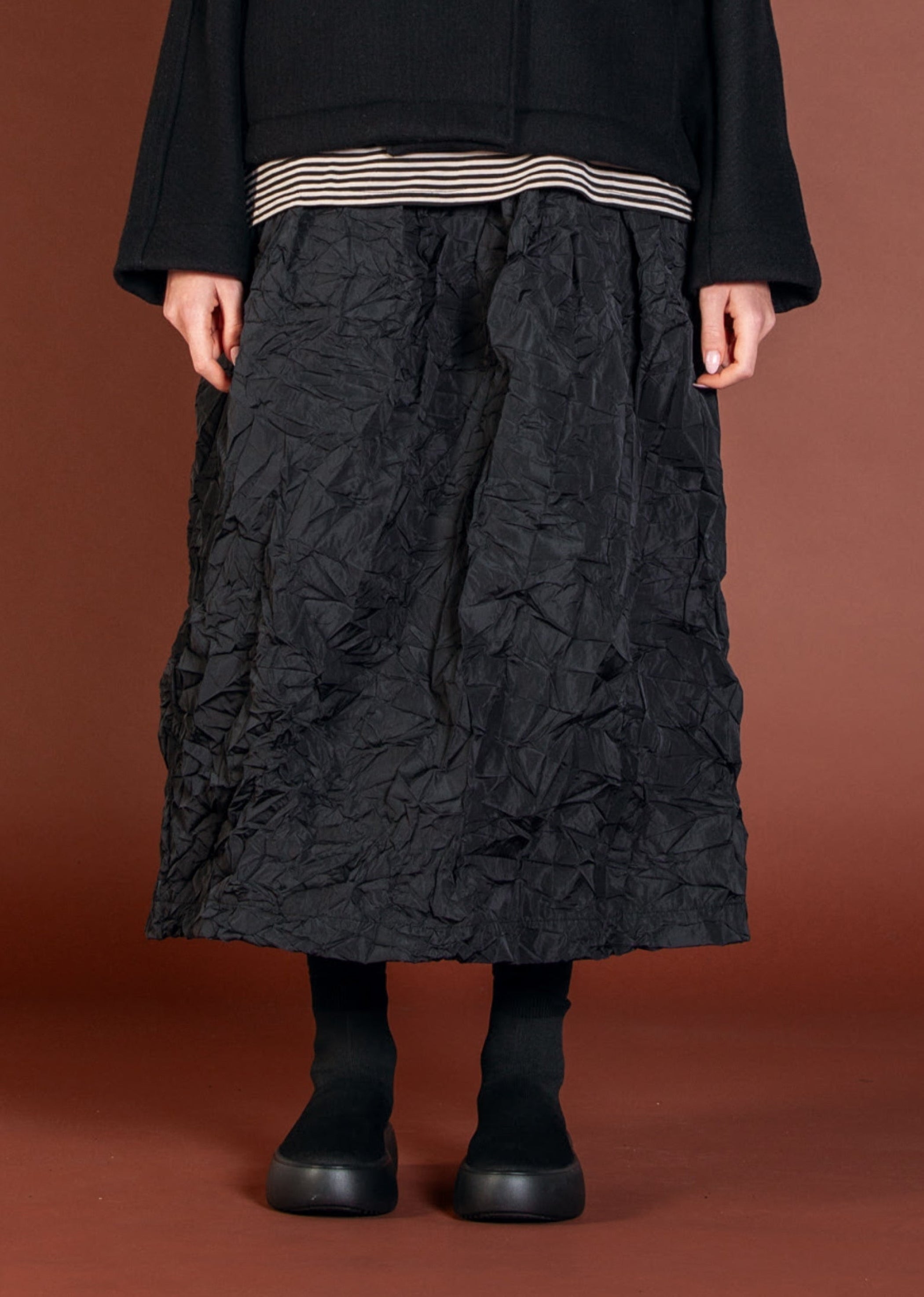 MAMA B Crinkled Skirt in Black