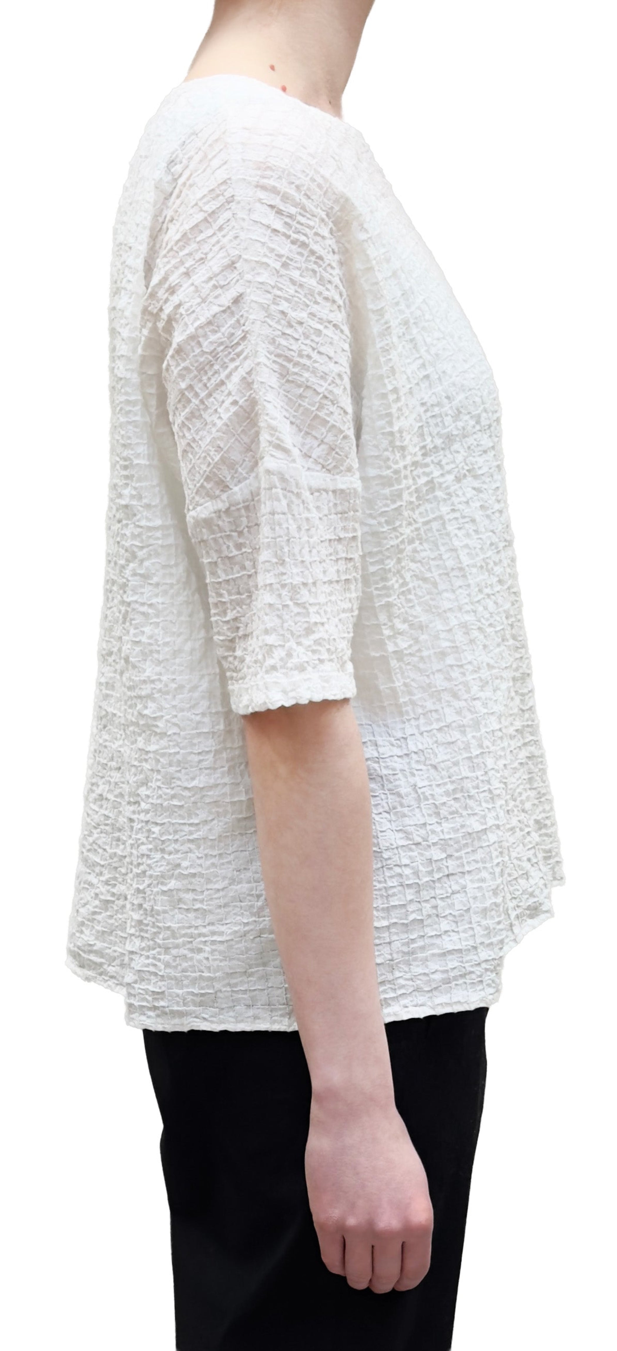 NEIRAMI Boxy Crinkled Top in Creme