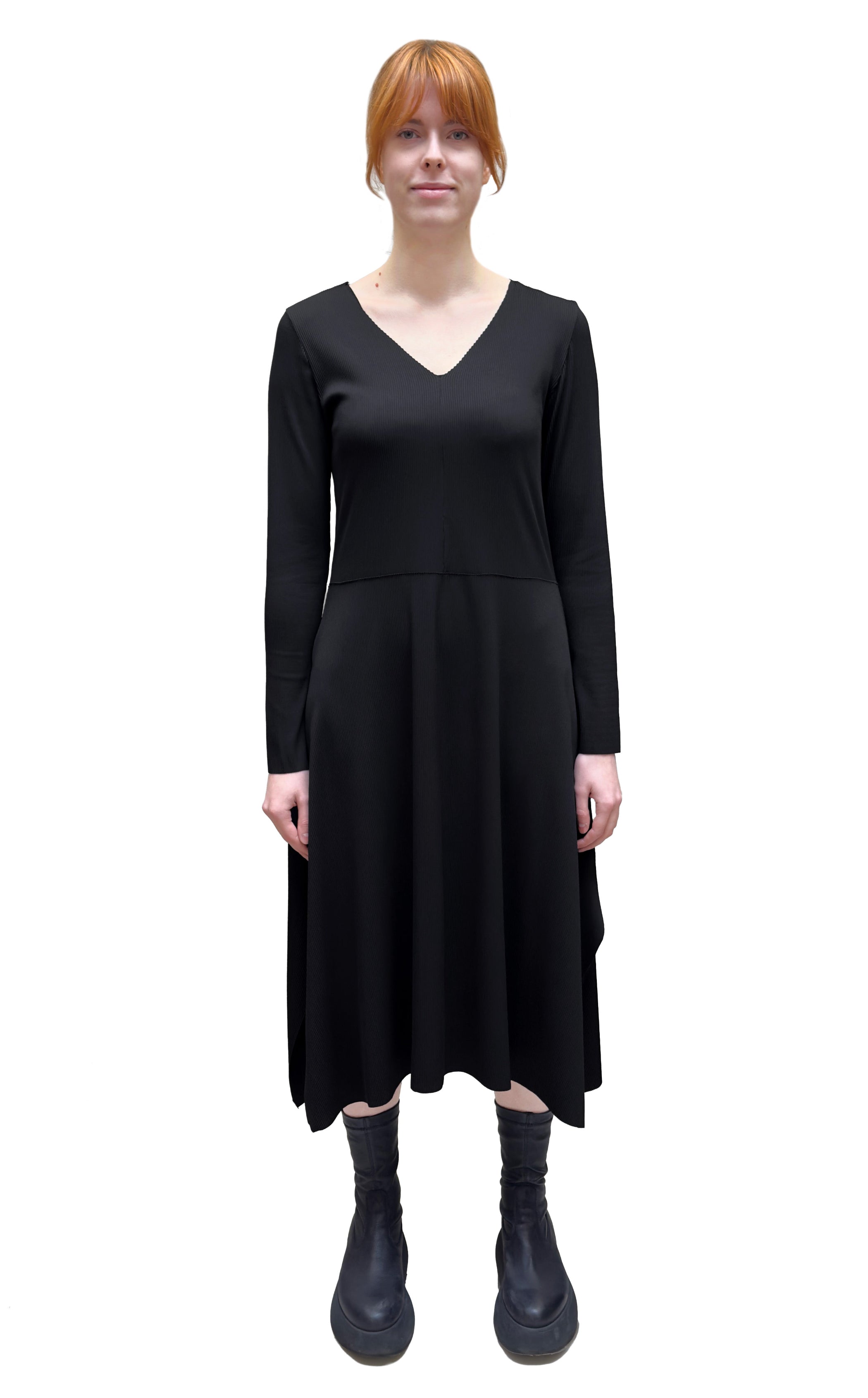 Elemente Clemente Ribbed Long Sleeve Dress in Black