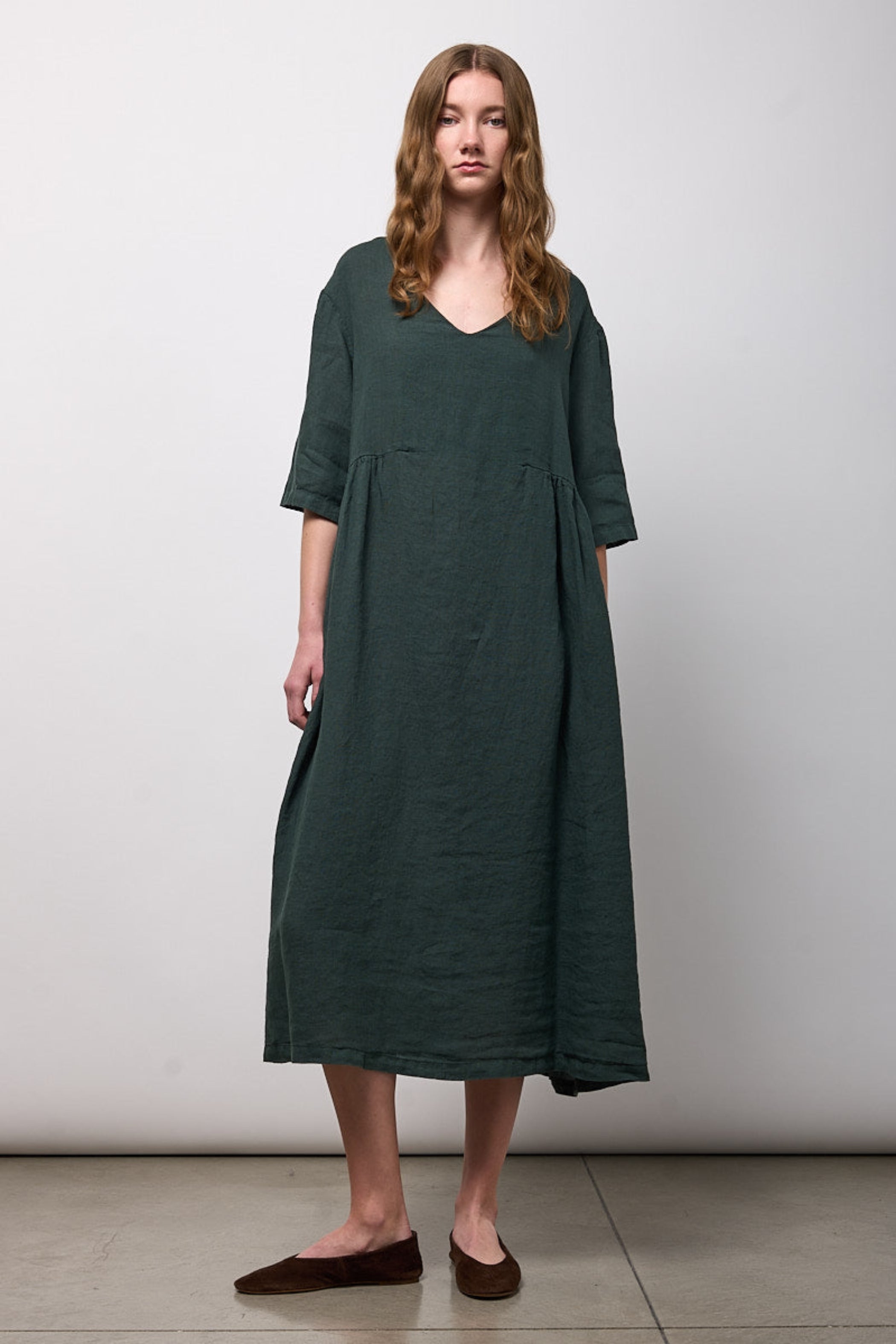 NEIRAMI Short Sleeve Linen Dress in Eucalyptus