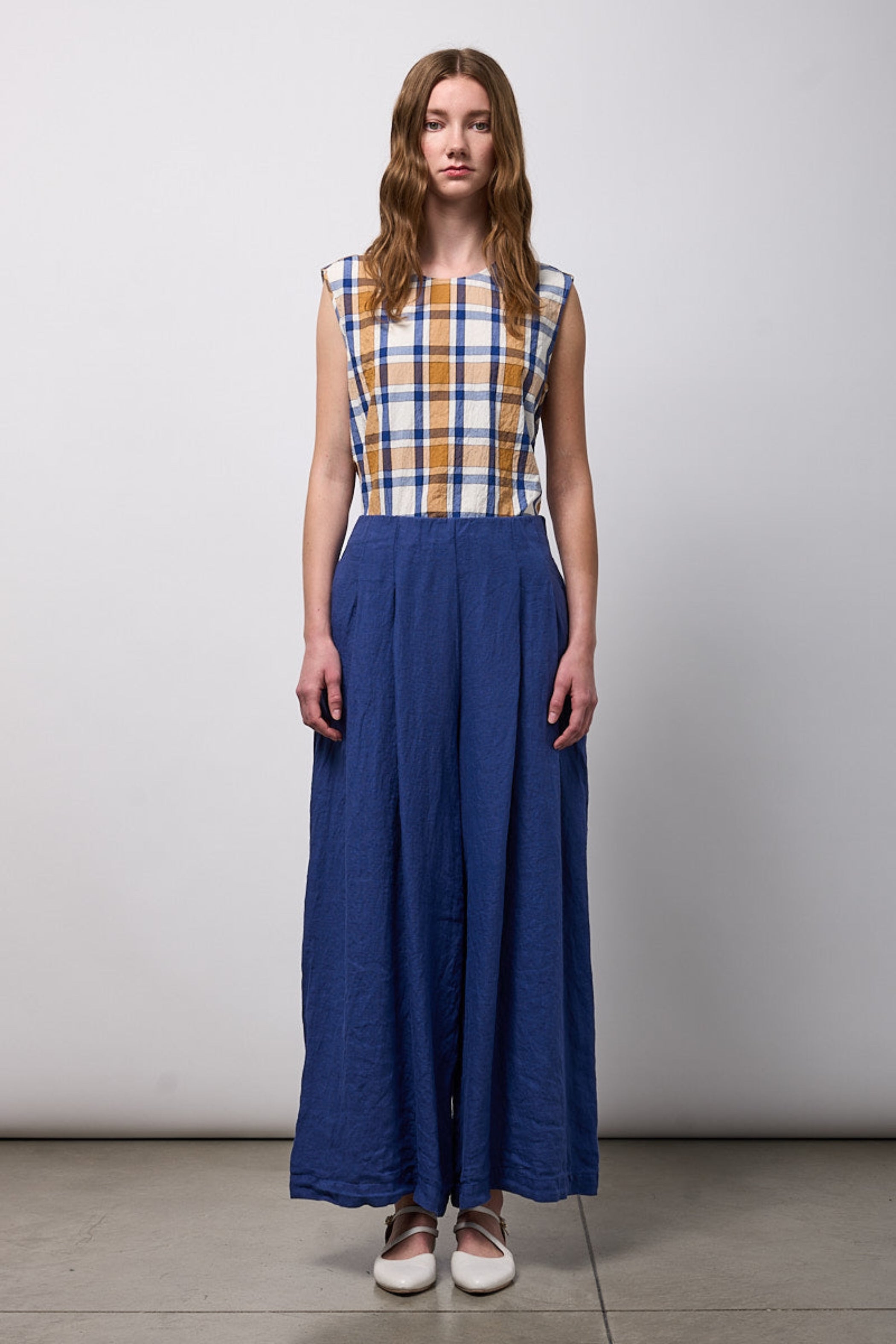 NEIRAMI  Pleated Linen Pant in Sodalite