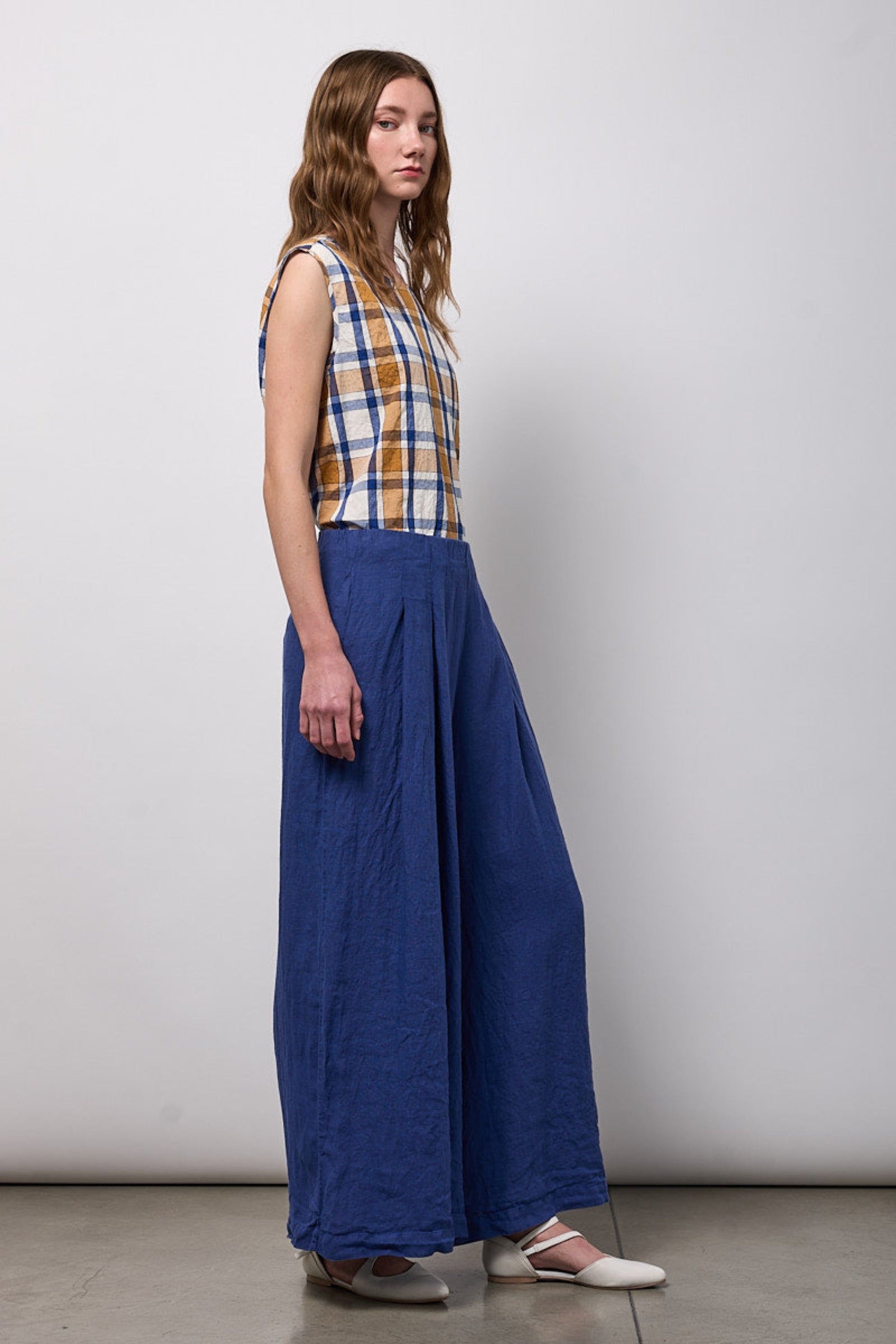 NEIRAMI  Pleated Linen Pant in Sodalite