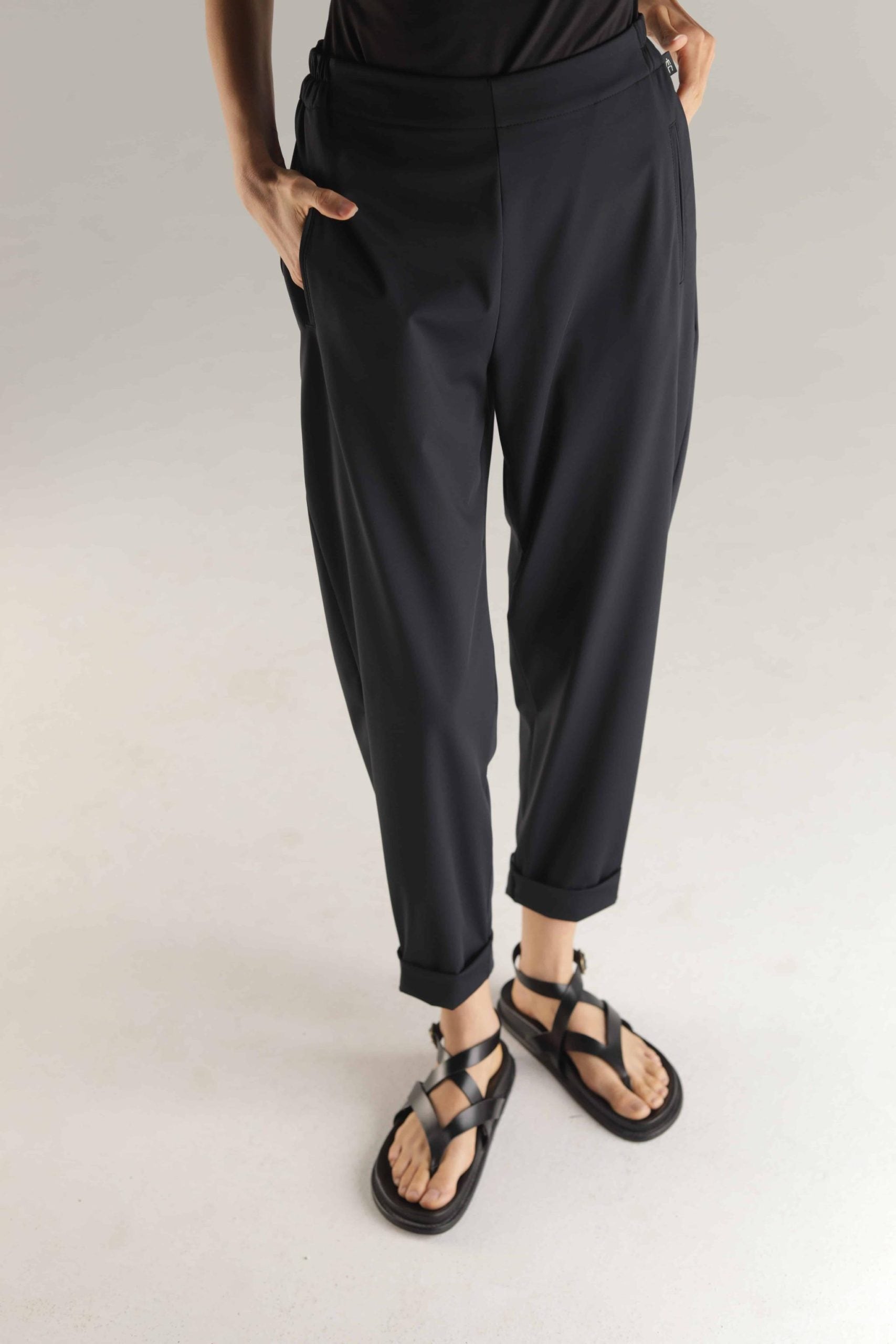 ELEMENTE CLEMENTE Technical Slim Pant in Black
