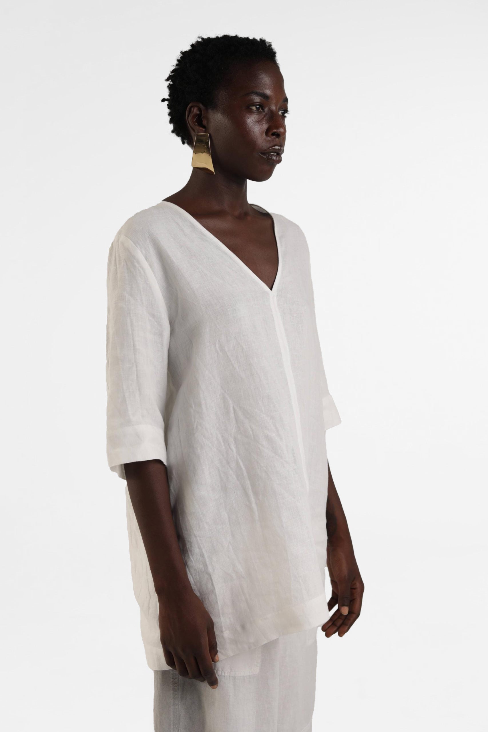 Elemente Clemente Linen V Neck Shirt in Laser Pink