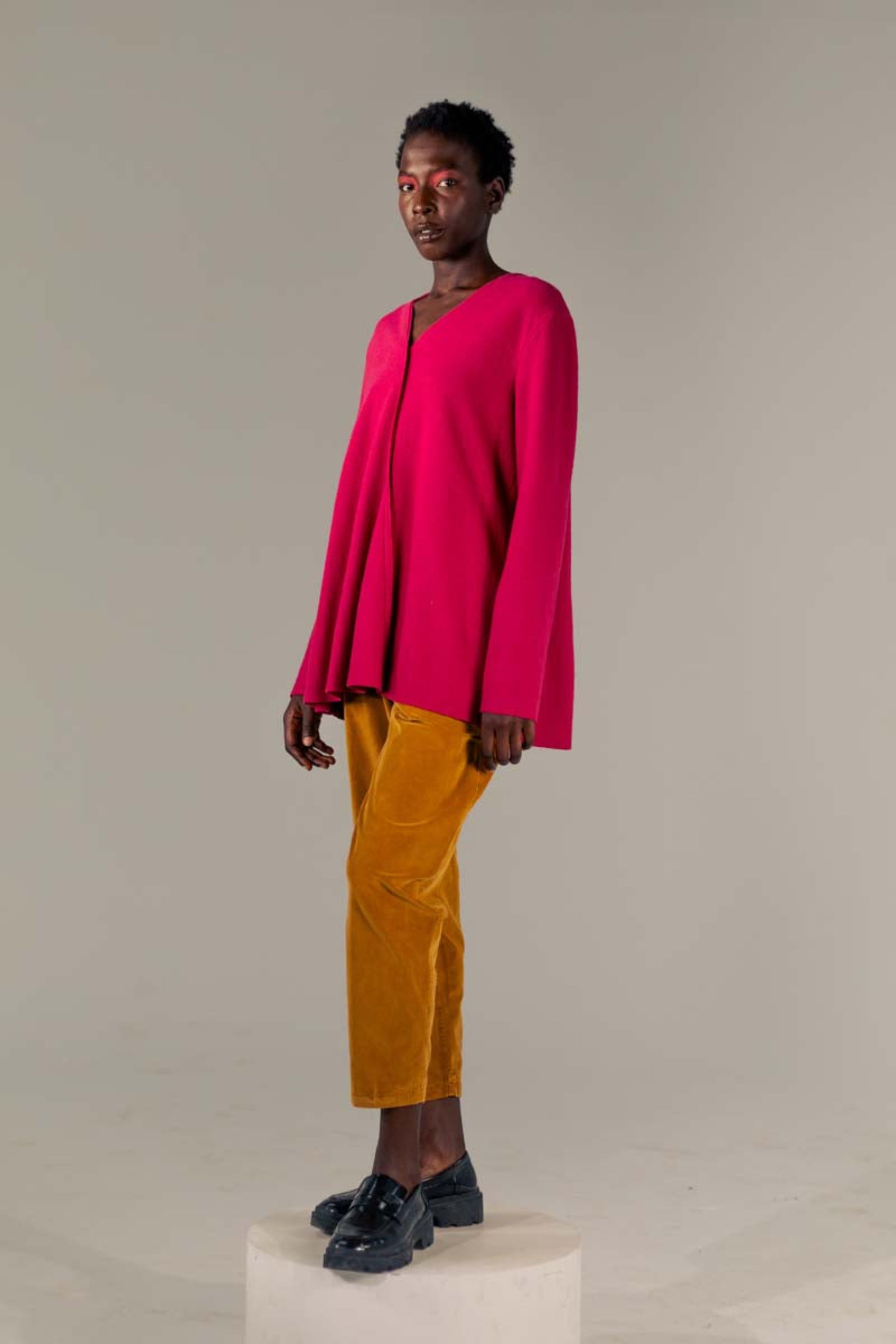ELEMENTE CLEMENTE Boiled Wool V Neck Pullover in Dark Emerald