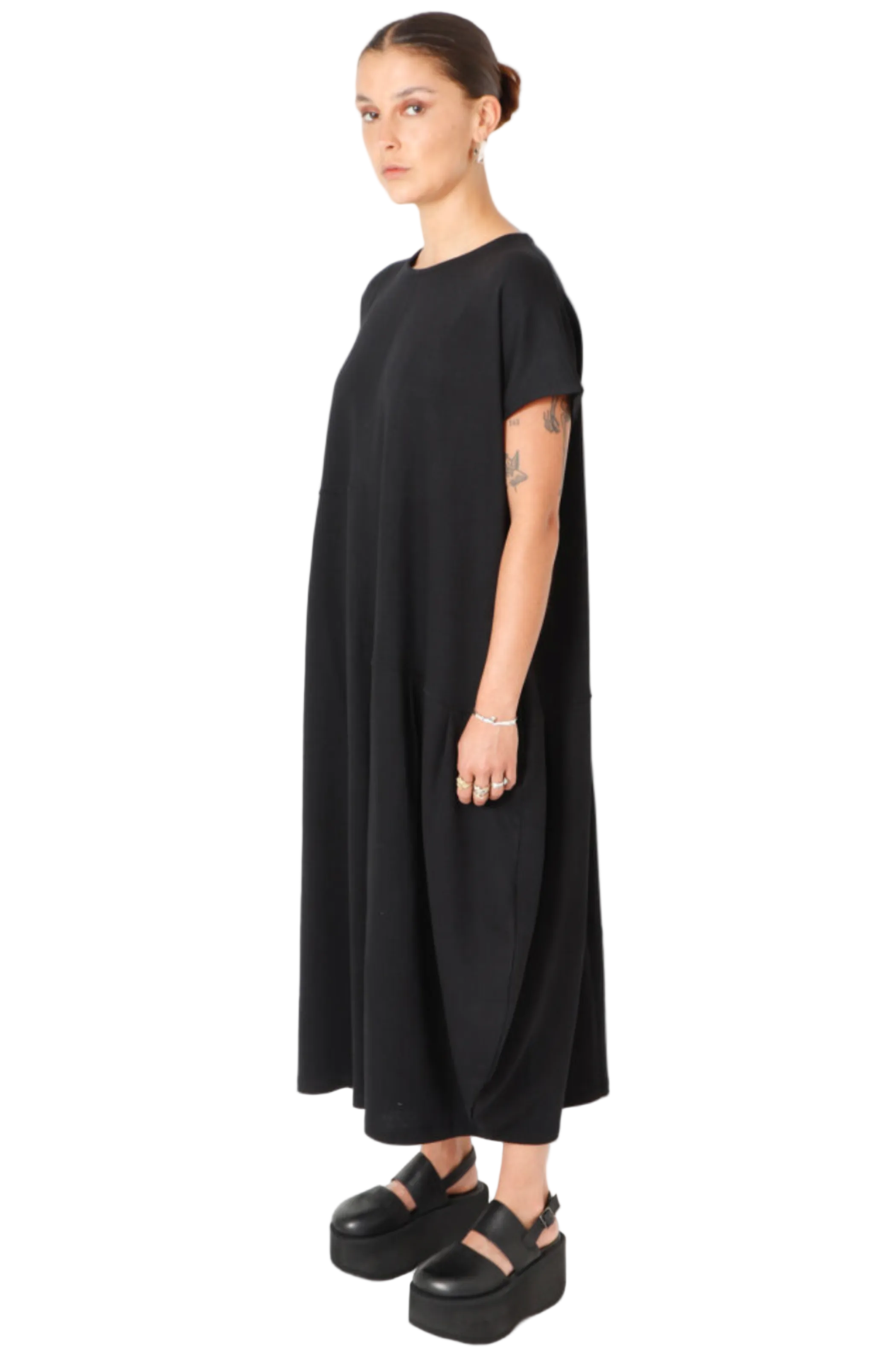 Sort Aarhus Pocketed Cap Sleeve Dress in Black