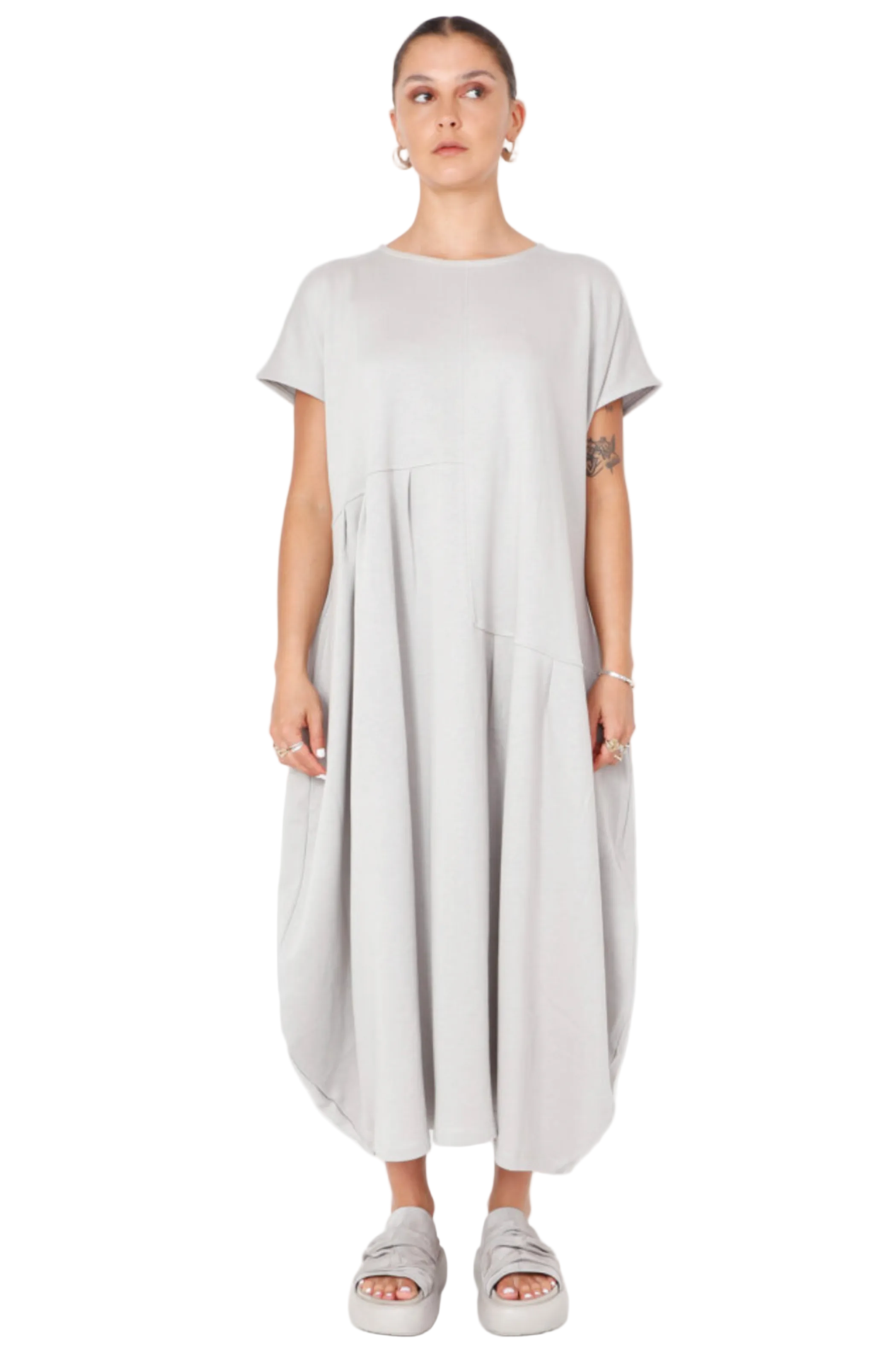 Sort Aarhus Pocketed Cap Sleeve Dress in Pearl