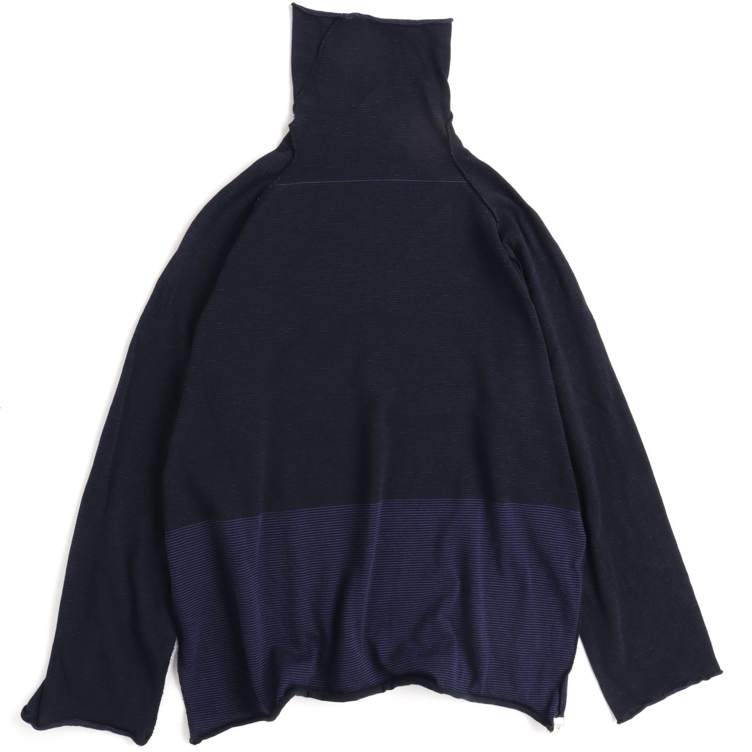 TAMAKI NIIME Cotton Onesize Turtleneck - Shadowed Lines