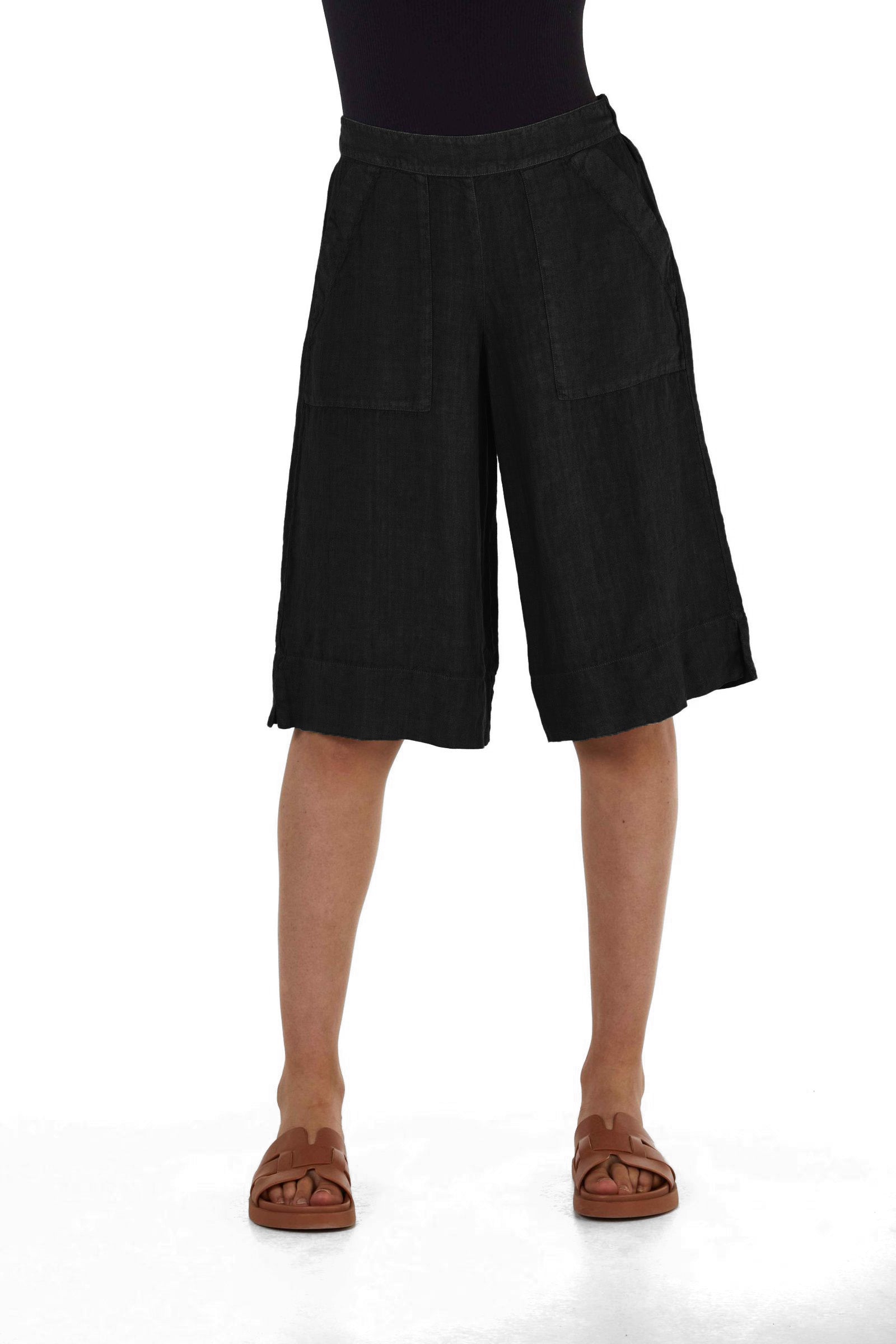 Elemente Clemente Linen Pocketed Shorts in Black