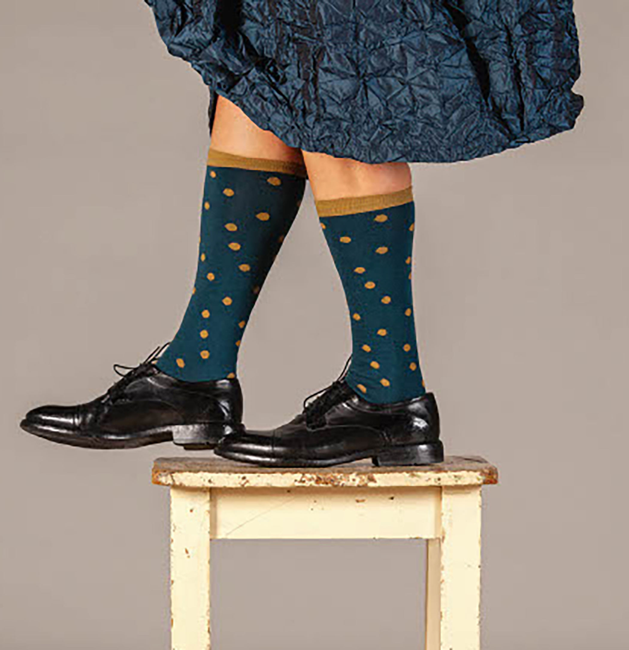 MAMA B Cotton and Cashmere Knee Socks in Atlantic Polka Dots