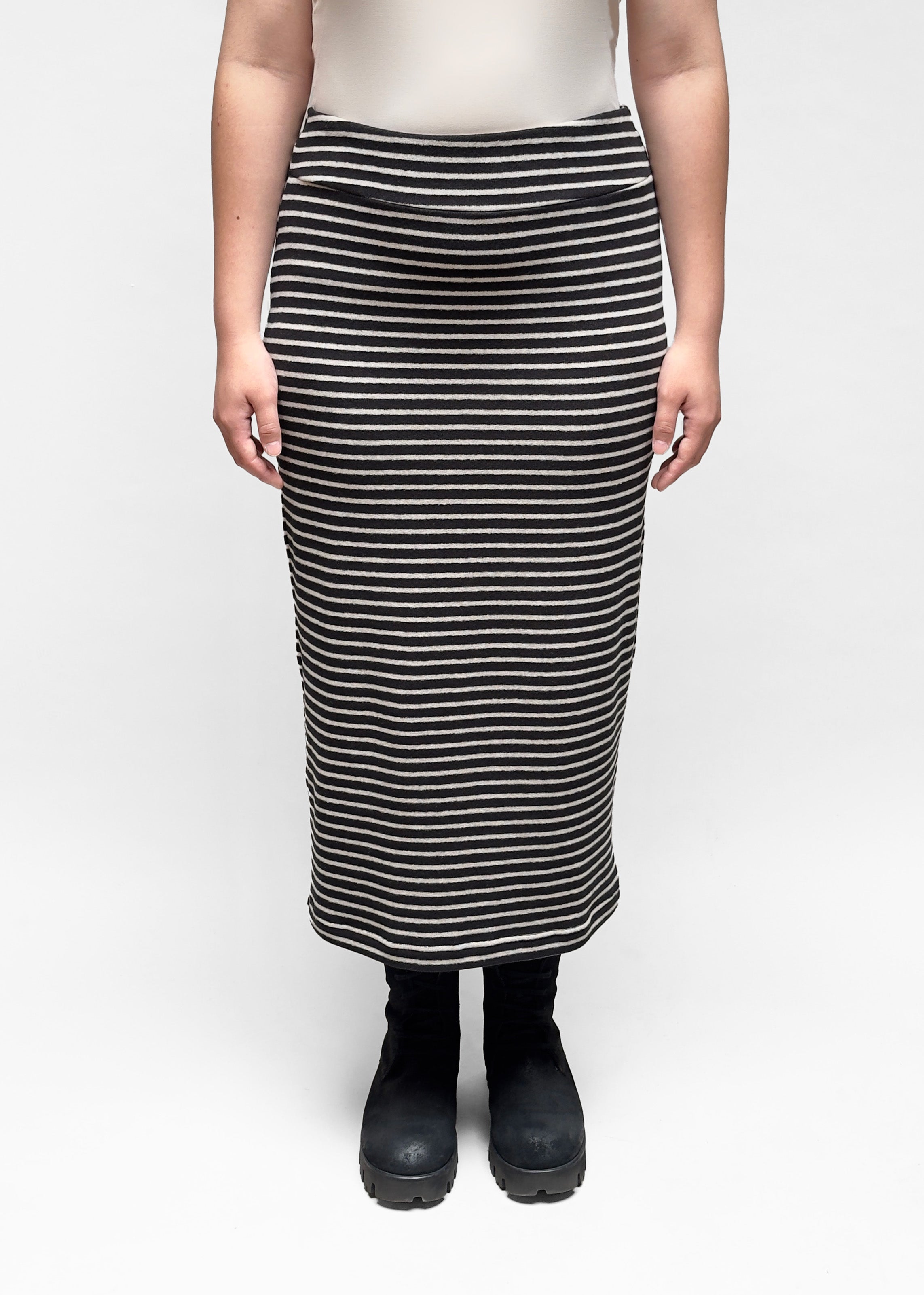 MAMA B Cozy Knit Pencil Skirt in Stripes