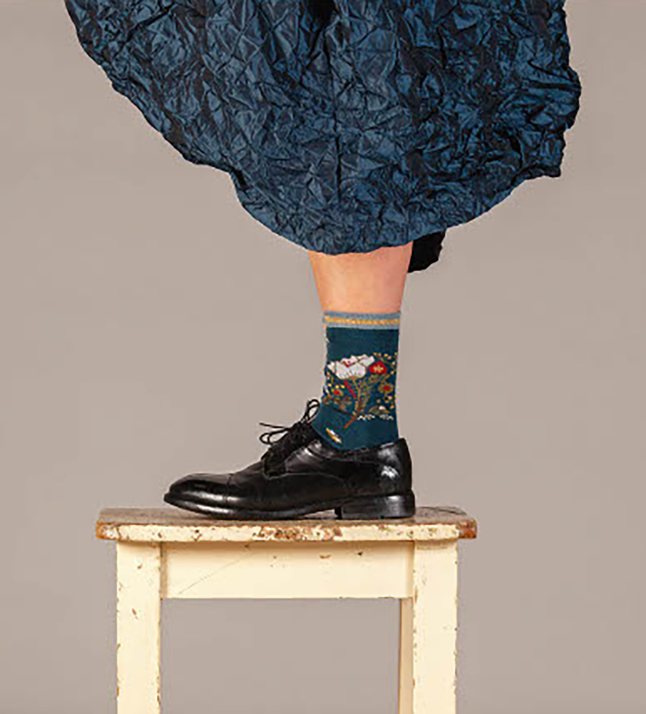 MAMA B Cotton and Cashmere Crew Socks in Atlantic Floral Print