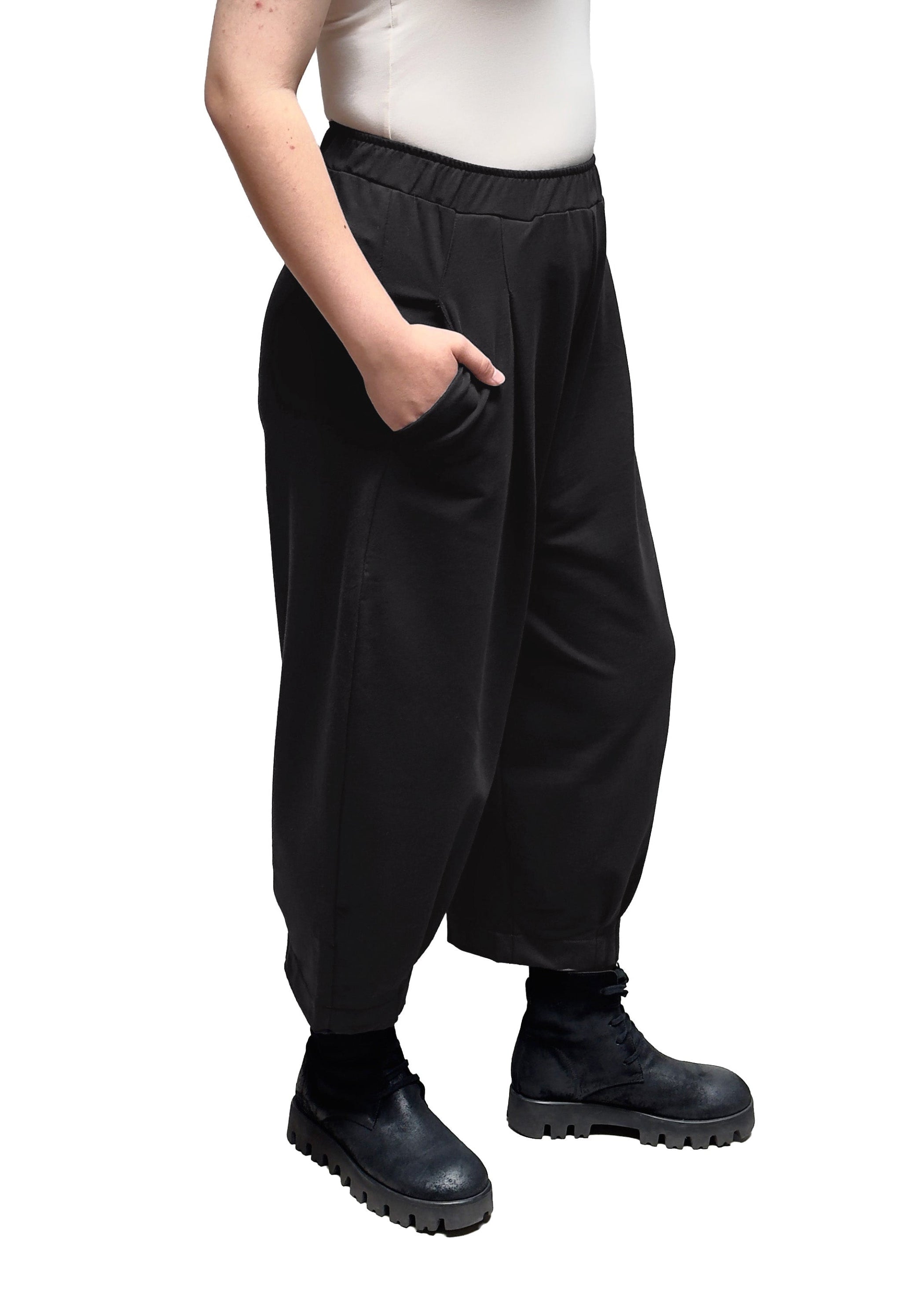MAMA B French Terry Pant in Black