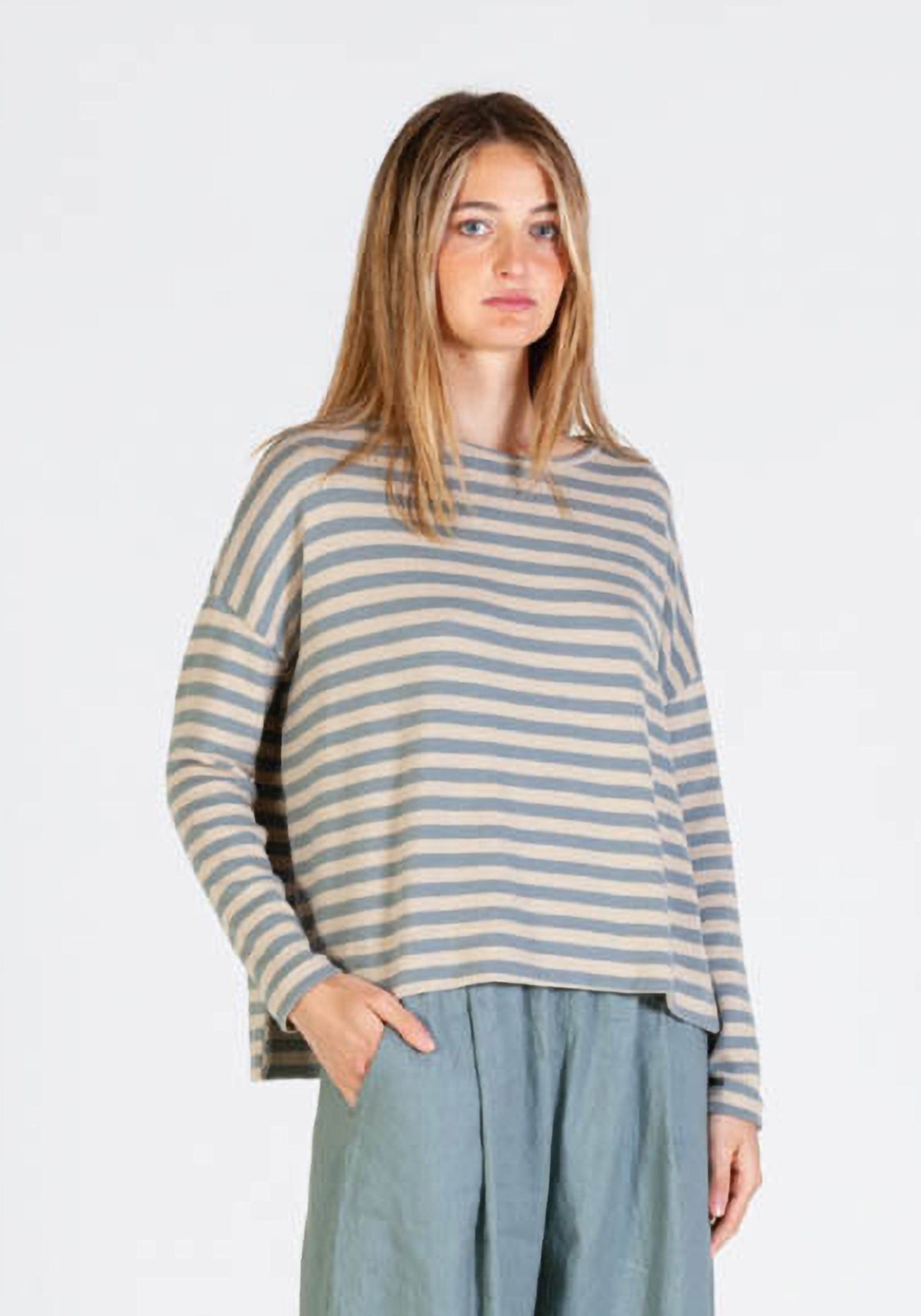 MAMA B - Cozy Spring Hi Low Pullover in Creme and Lake Stripes