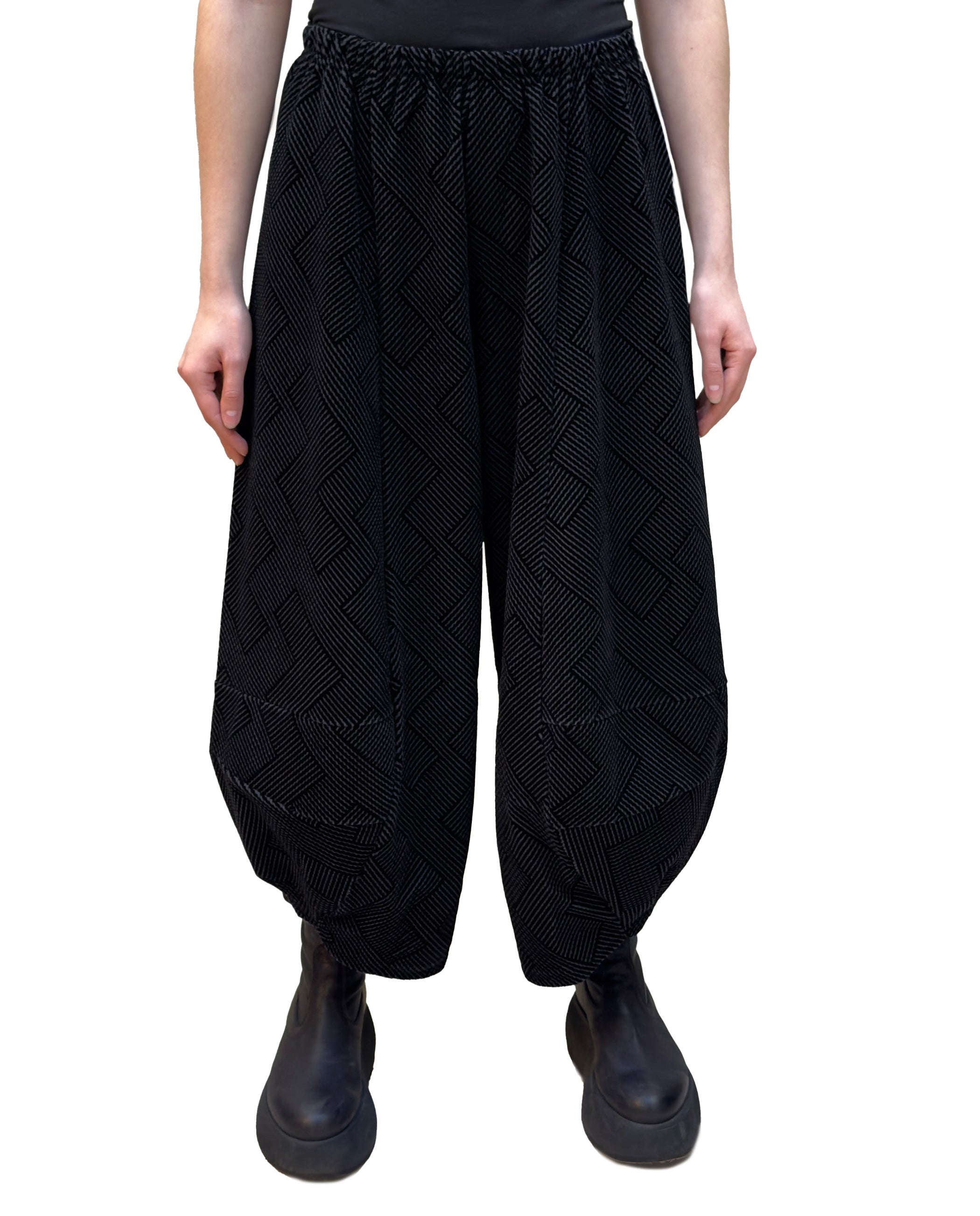 MOTION Velvet Barrel Leg Pant in Maze Pattern