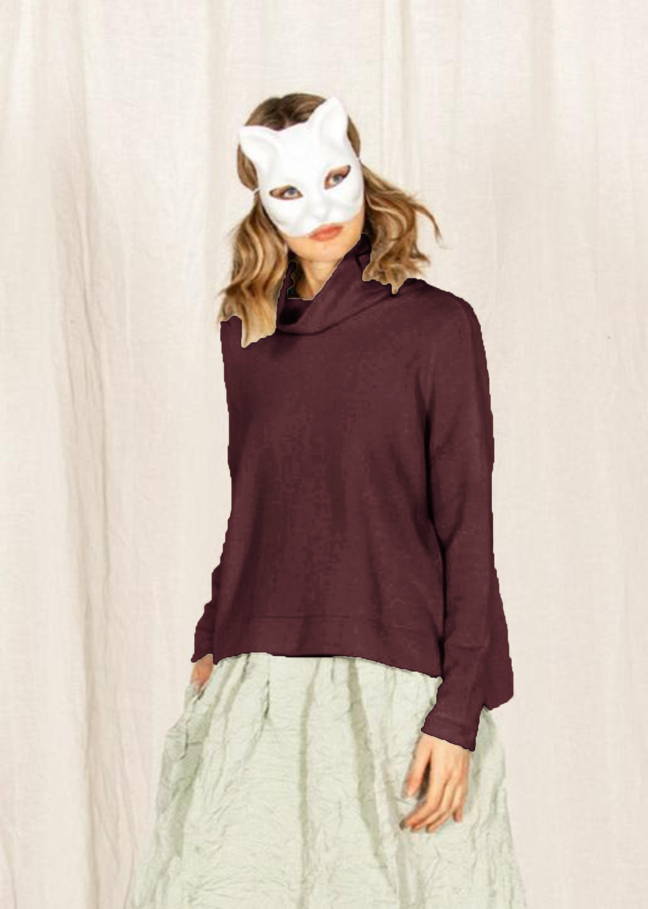 Mama B Cozy Boxy Turtleneck in Wine