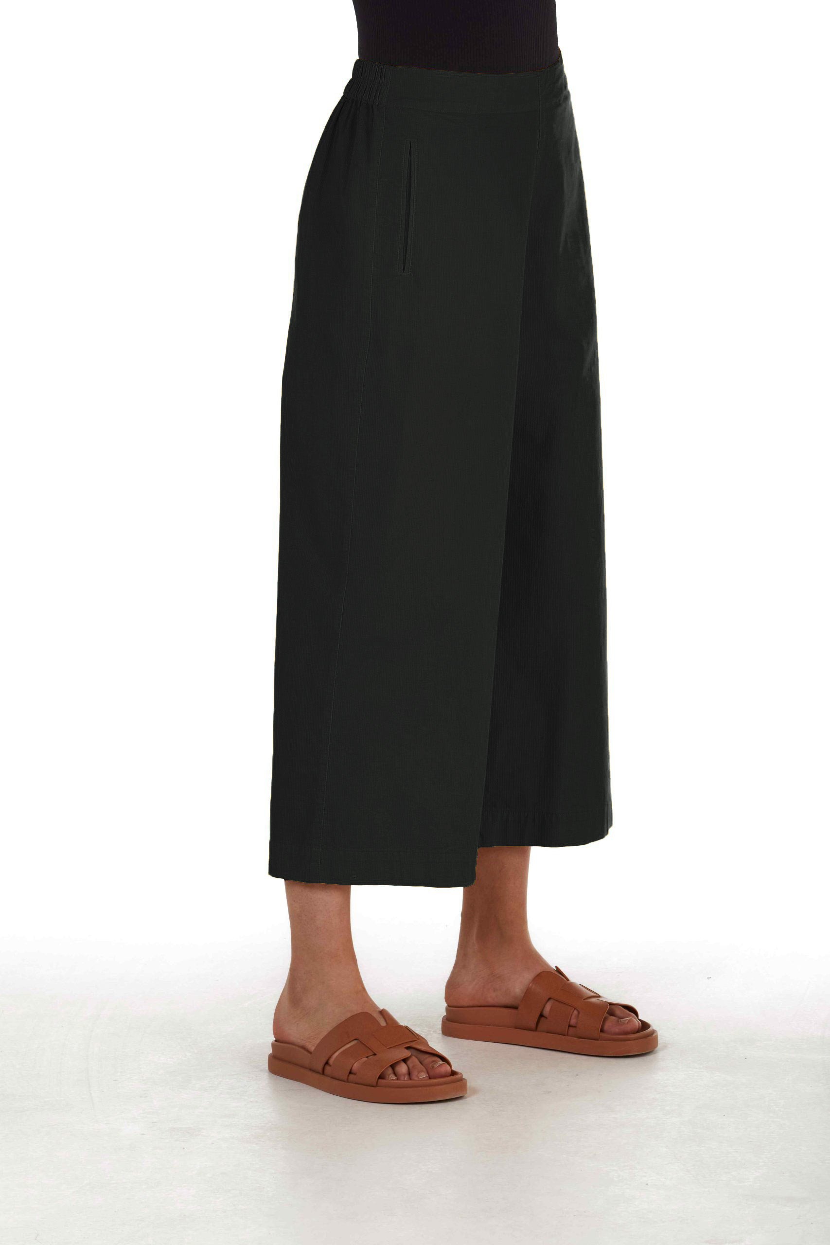 ELEMENTE CLEMENTE Cropped Wide Leg Pant in Black