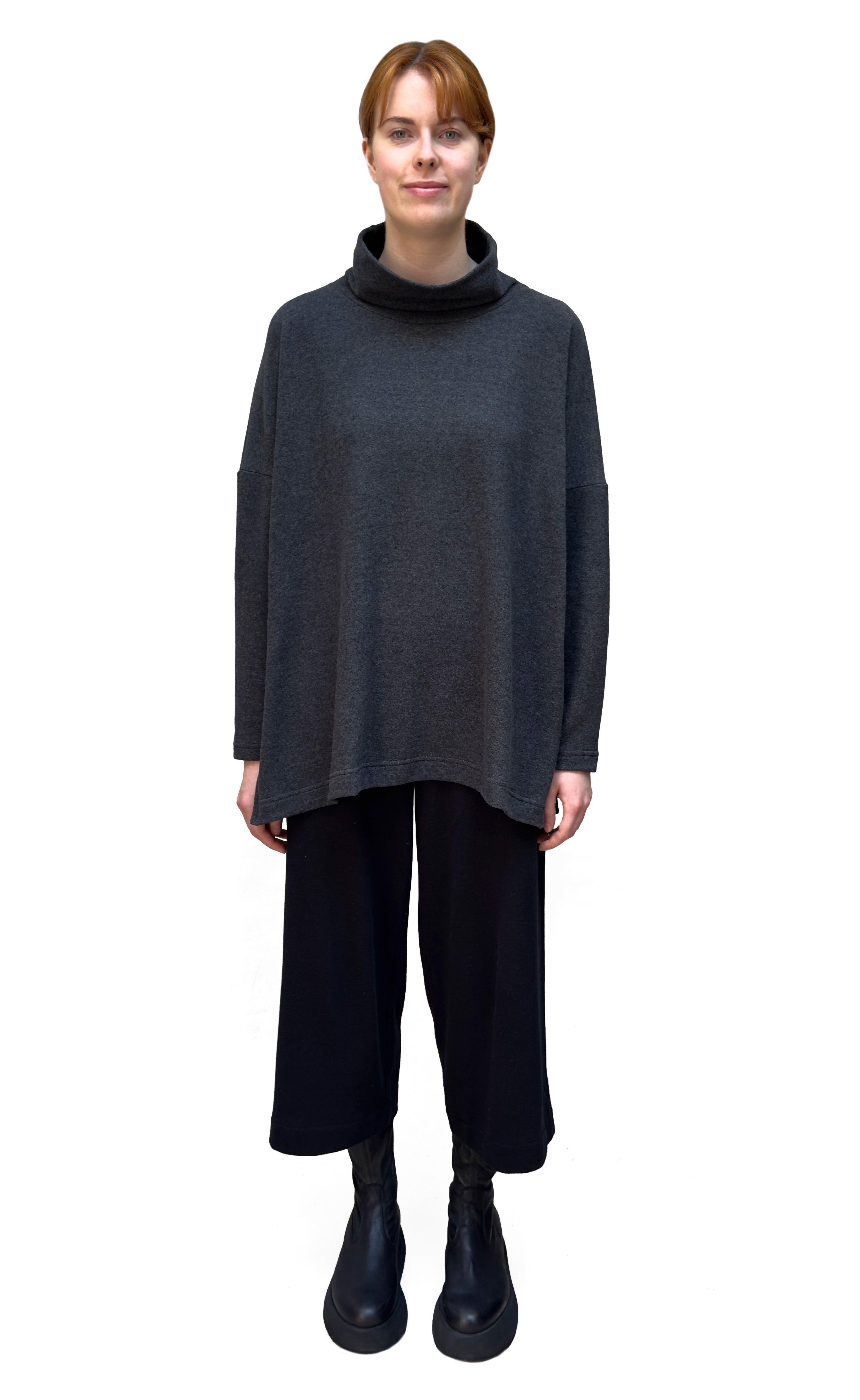 MAMA B Cozy Knit Boxy Turtleneck in Anthracite