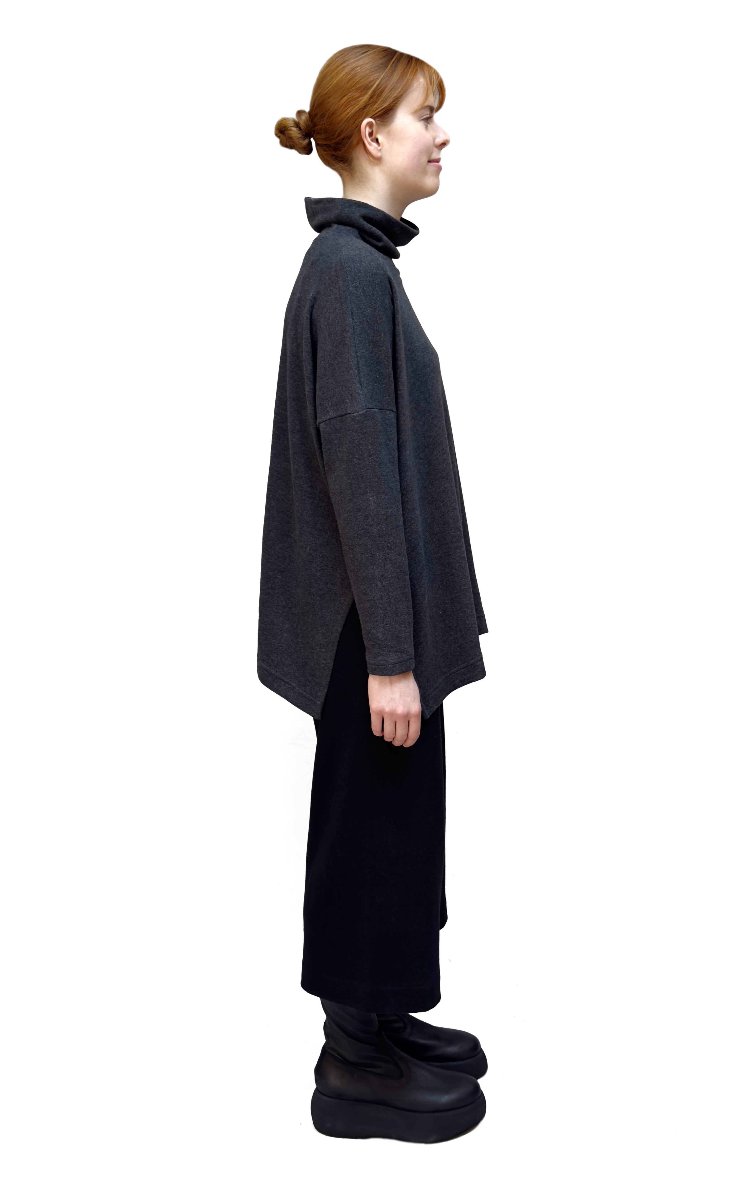 MAMA B Cozy Knit Boxy Turtleneck in Anthracite