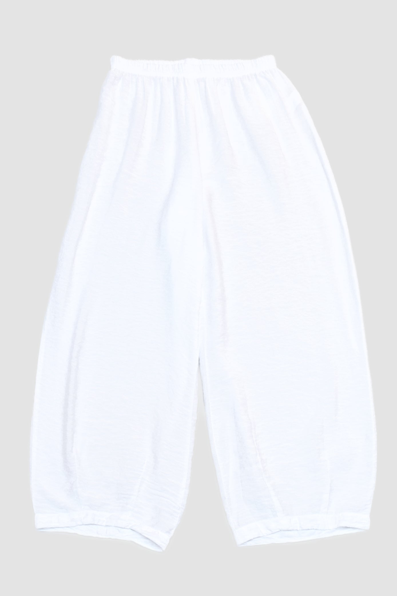 Motion Parachute Cropped Darted Pant in White