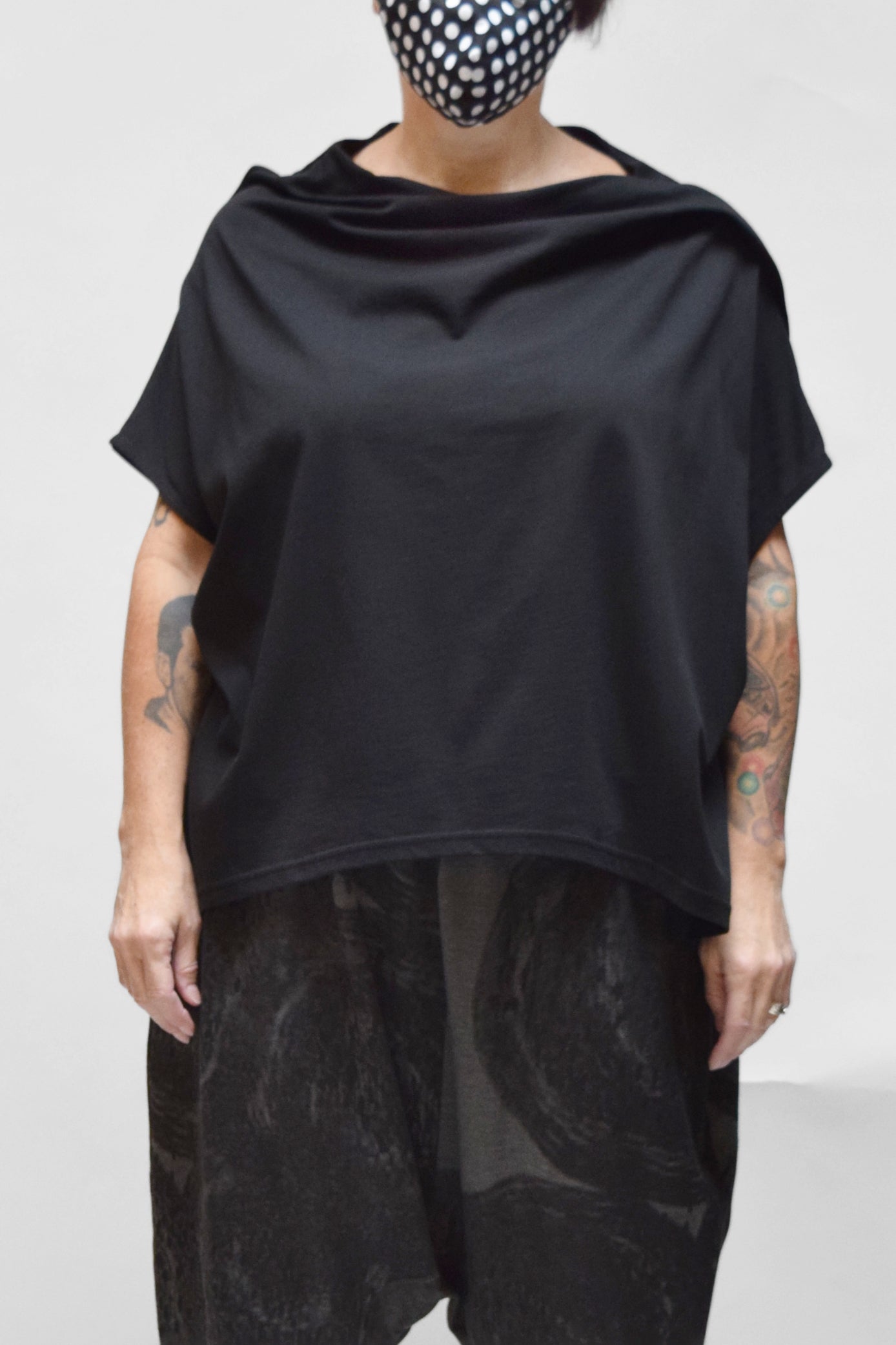 MOYURU Draped Neckline Pullover