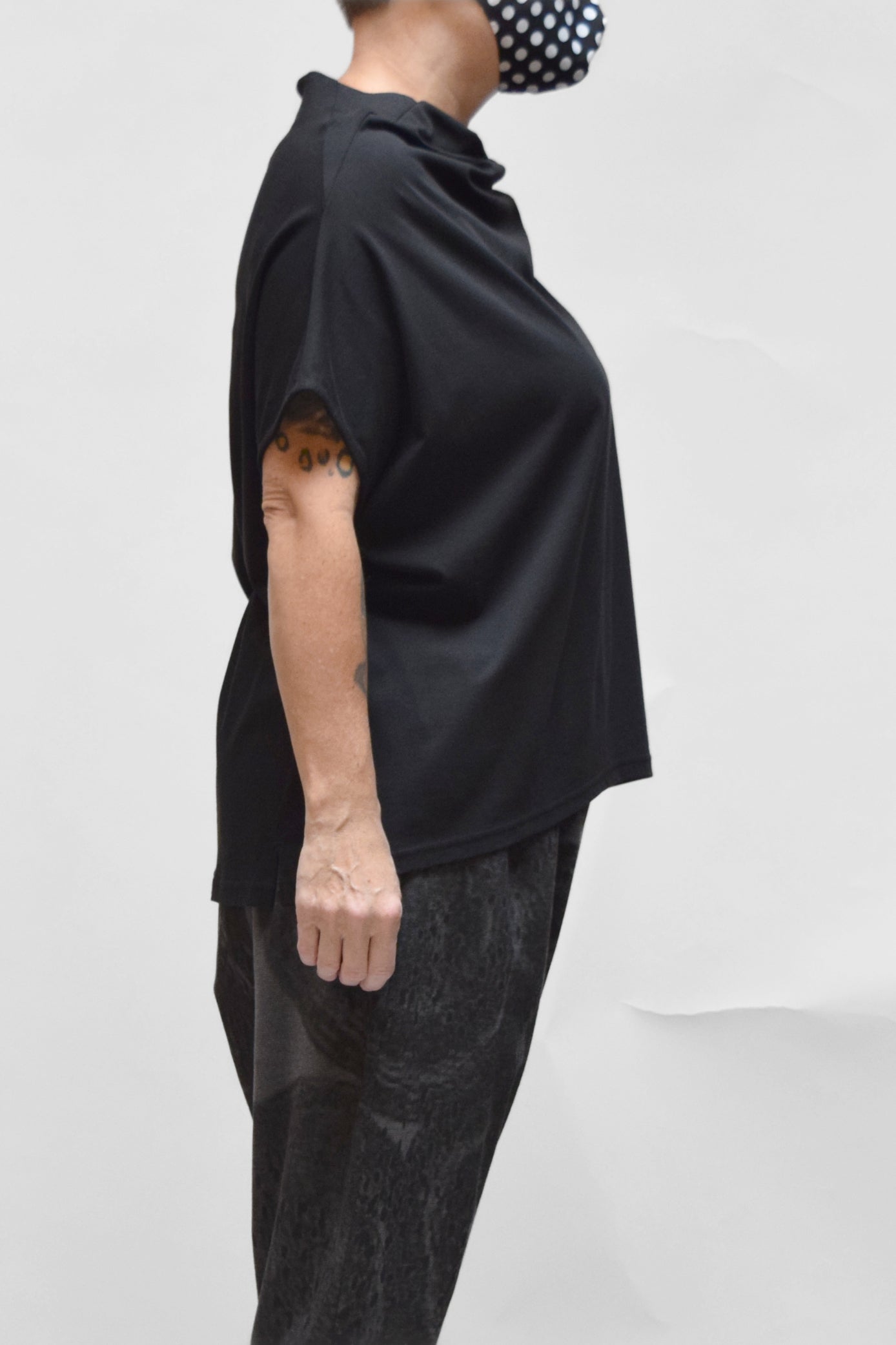 MOYURU Draped Neckline Pullover