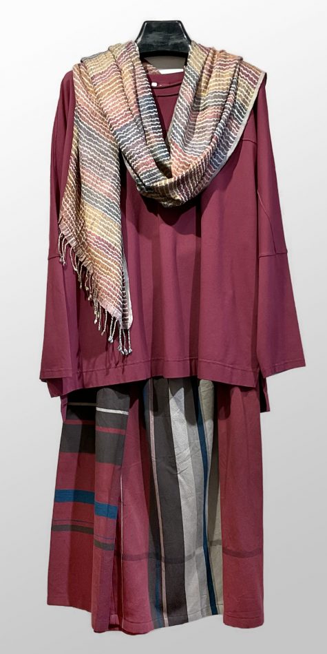 Oska berry-coloured boxy knit tee, over a Tamaki Niime 100% cotton skirt. Paired with a Neeru Kumar handwoven 100% silk shawl.